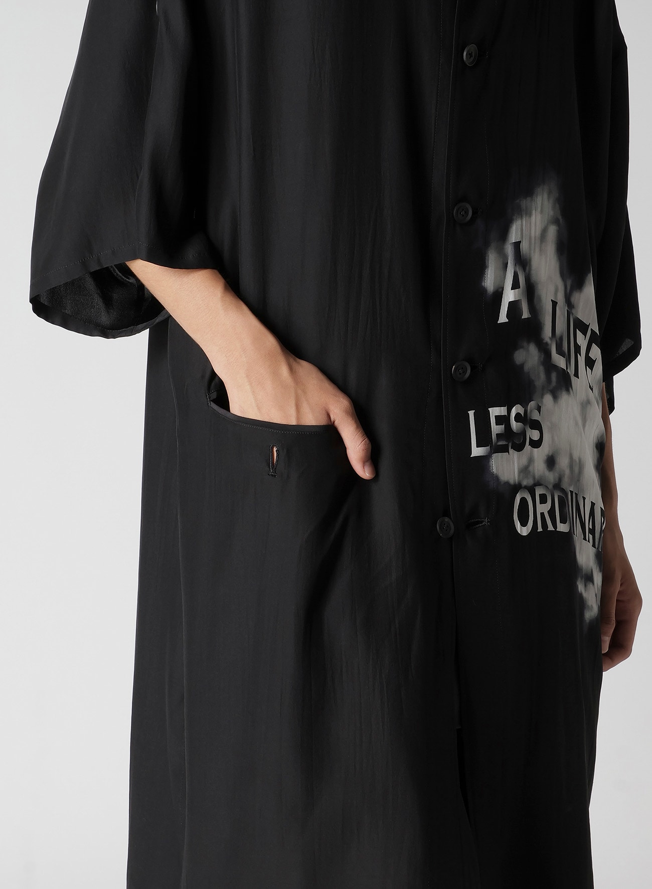 MESSAGE PRINTED SMOKE BUTTON OPENED JACKET