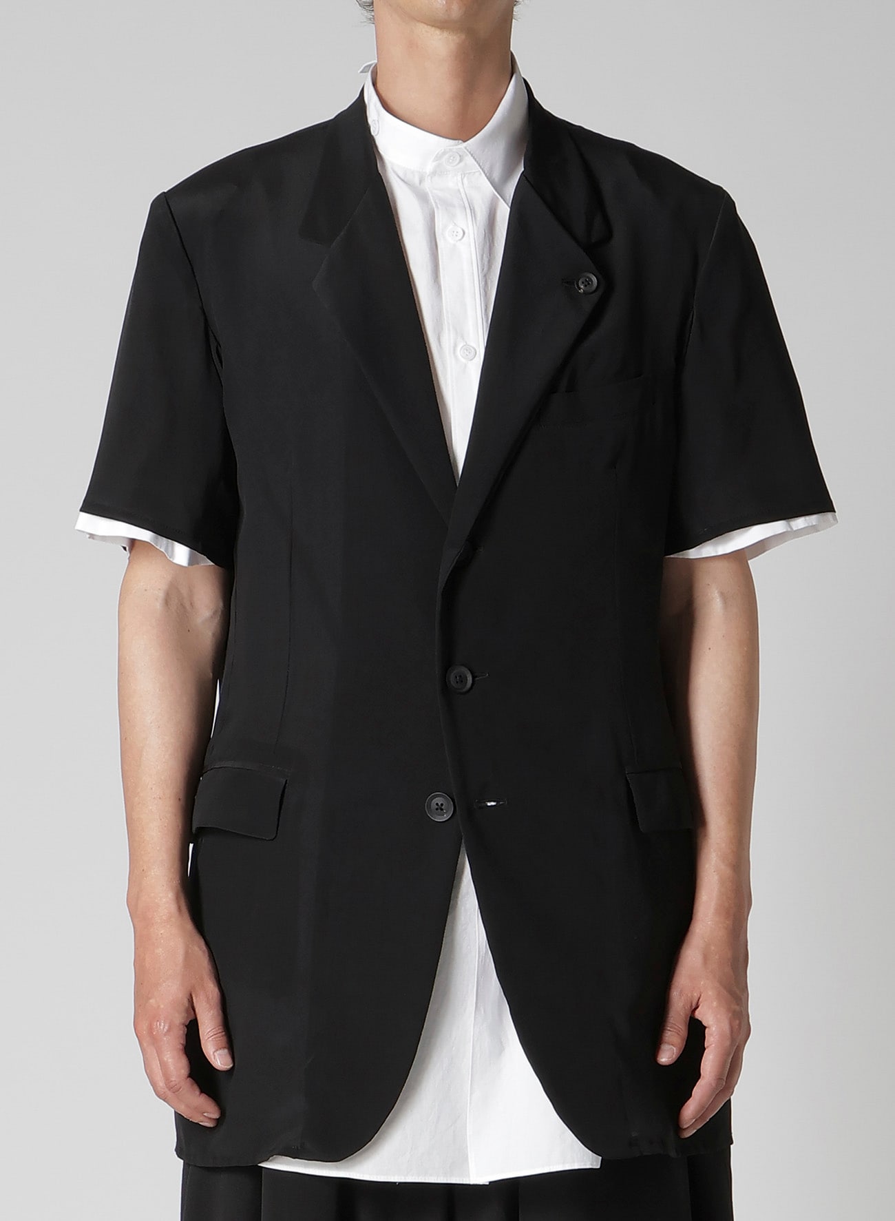 CREPE DE CHINE DOUBLE LAPEL SHORT SLEEVE JACKET