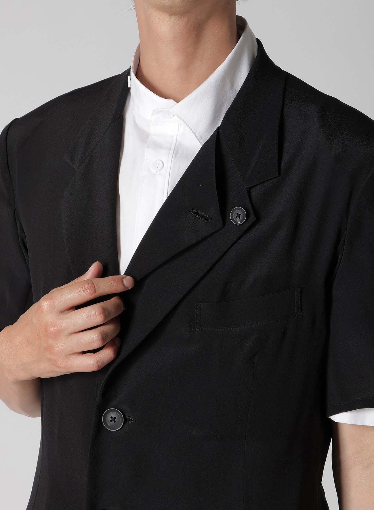 CREPE DE CHINE DOUBLE LAPEL SHORT SLEEVE JACKET