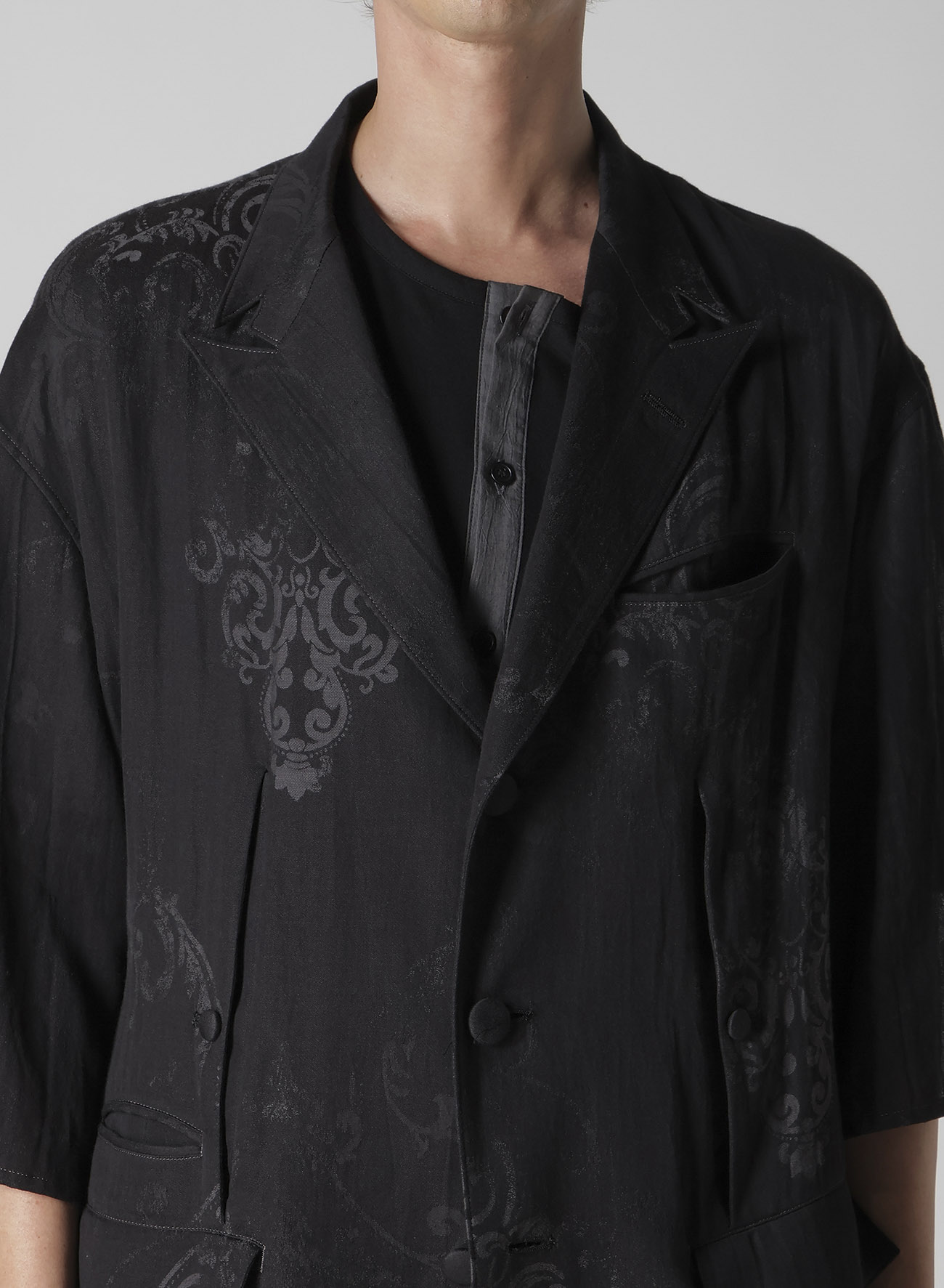 JACQUARD PATTERN SLIT DESIGN JACKET