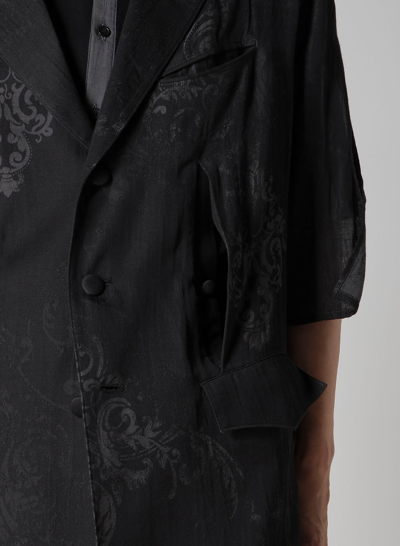 JACQUARD PATTERN SLIT DESIGN JACKET