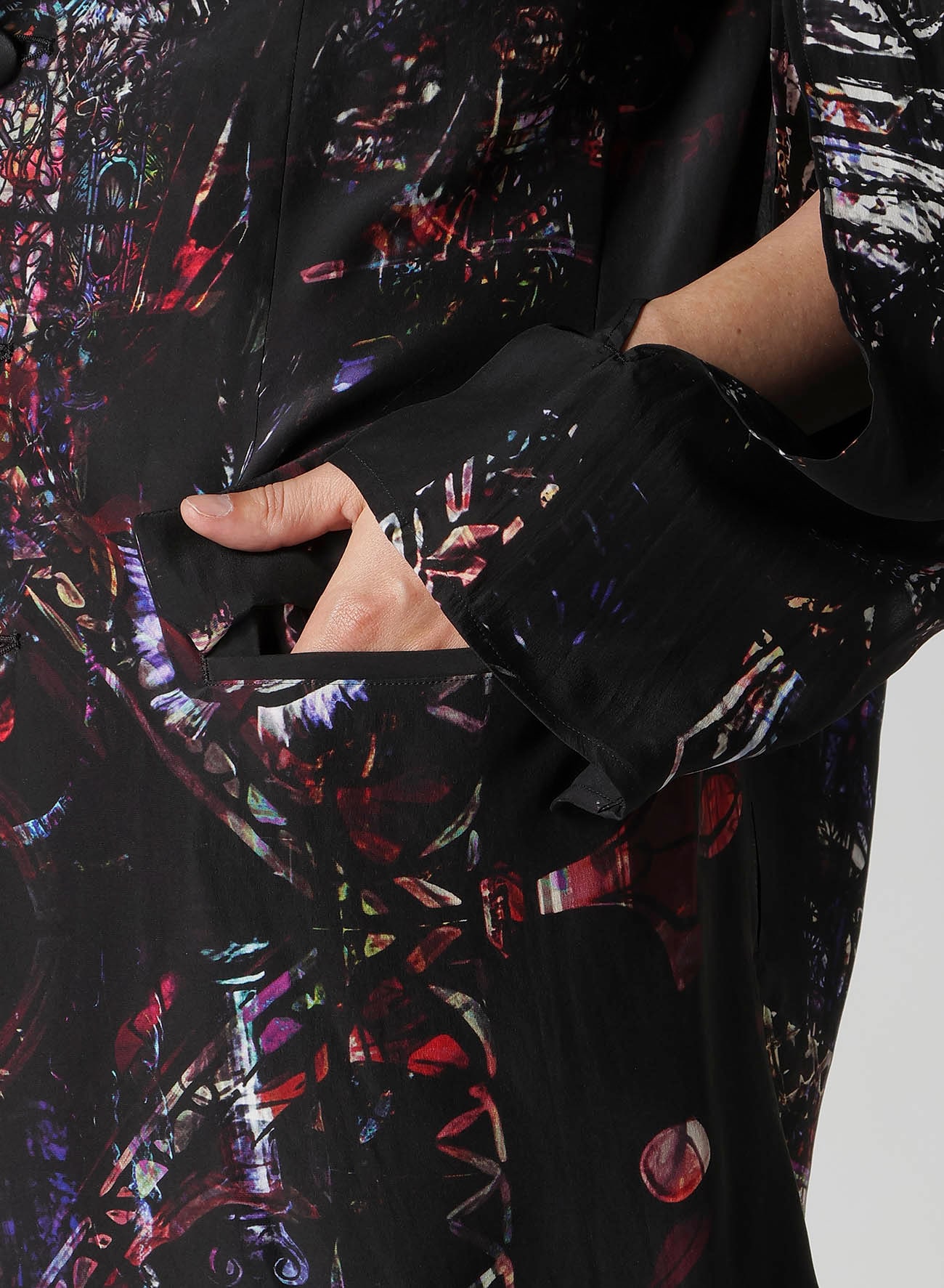 STAINED GLASS PRINTED MESSAGE JACKET