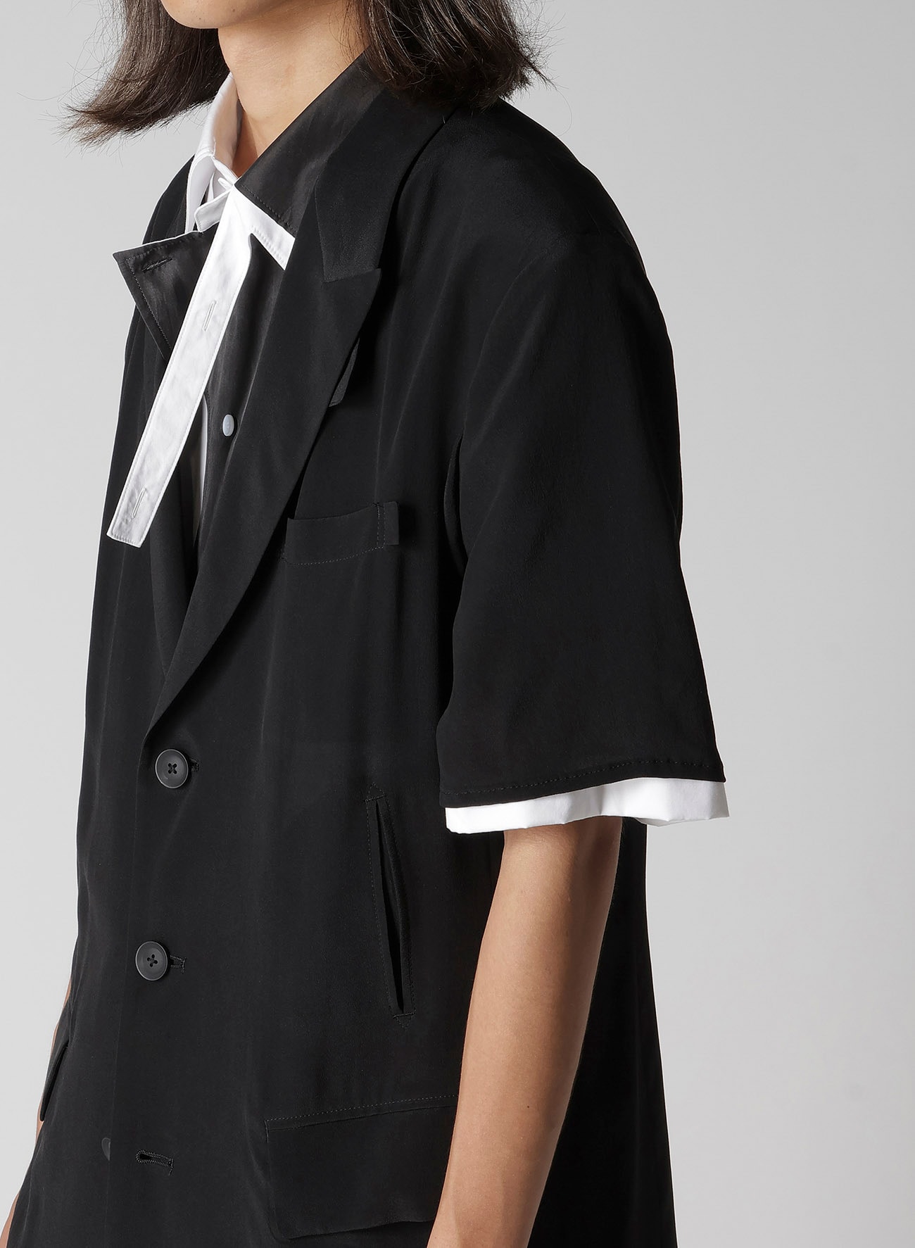 CREPE DE CHINE 4 BUTTONS SHORT SLEEVE JACKET