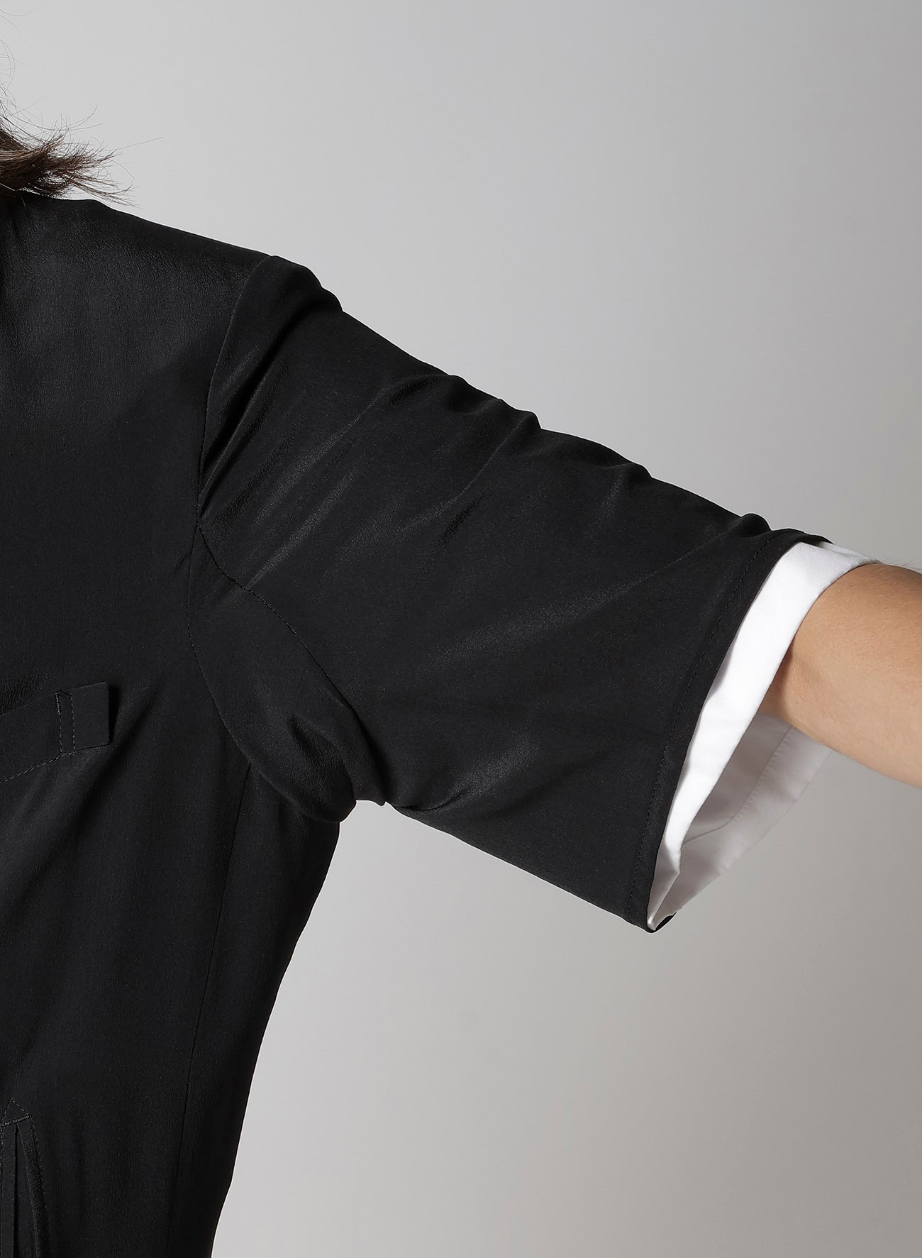 CREPE DE CHINE 4 BUTTONS SHORT SLEEVE JACKET