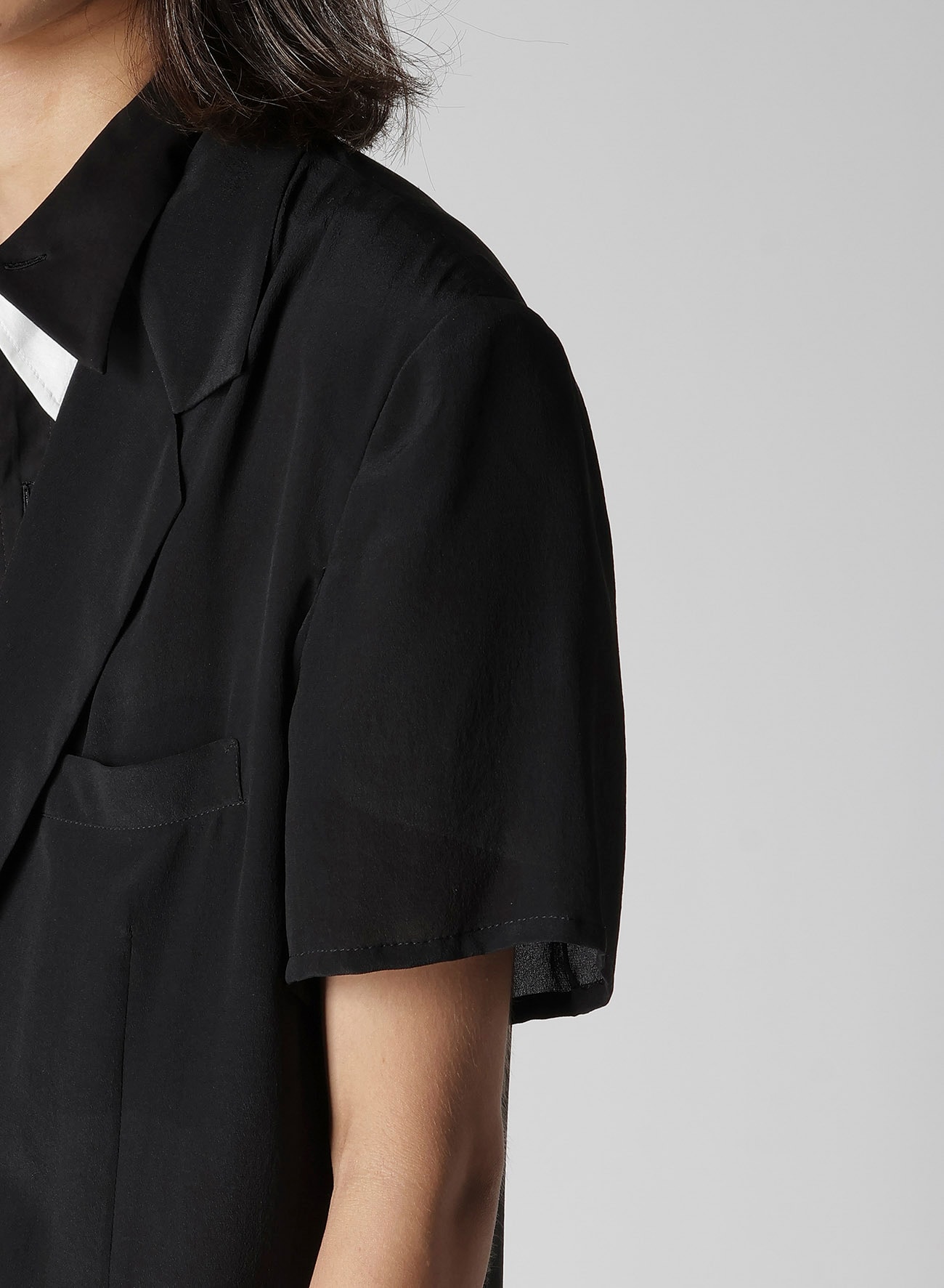 CREPE DE CHINE 2 BUTTONS SHORT SLEEVE JACKET