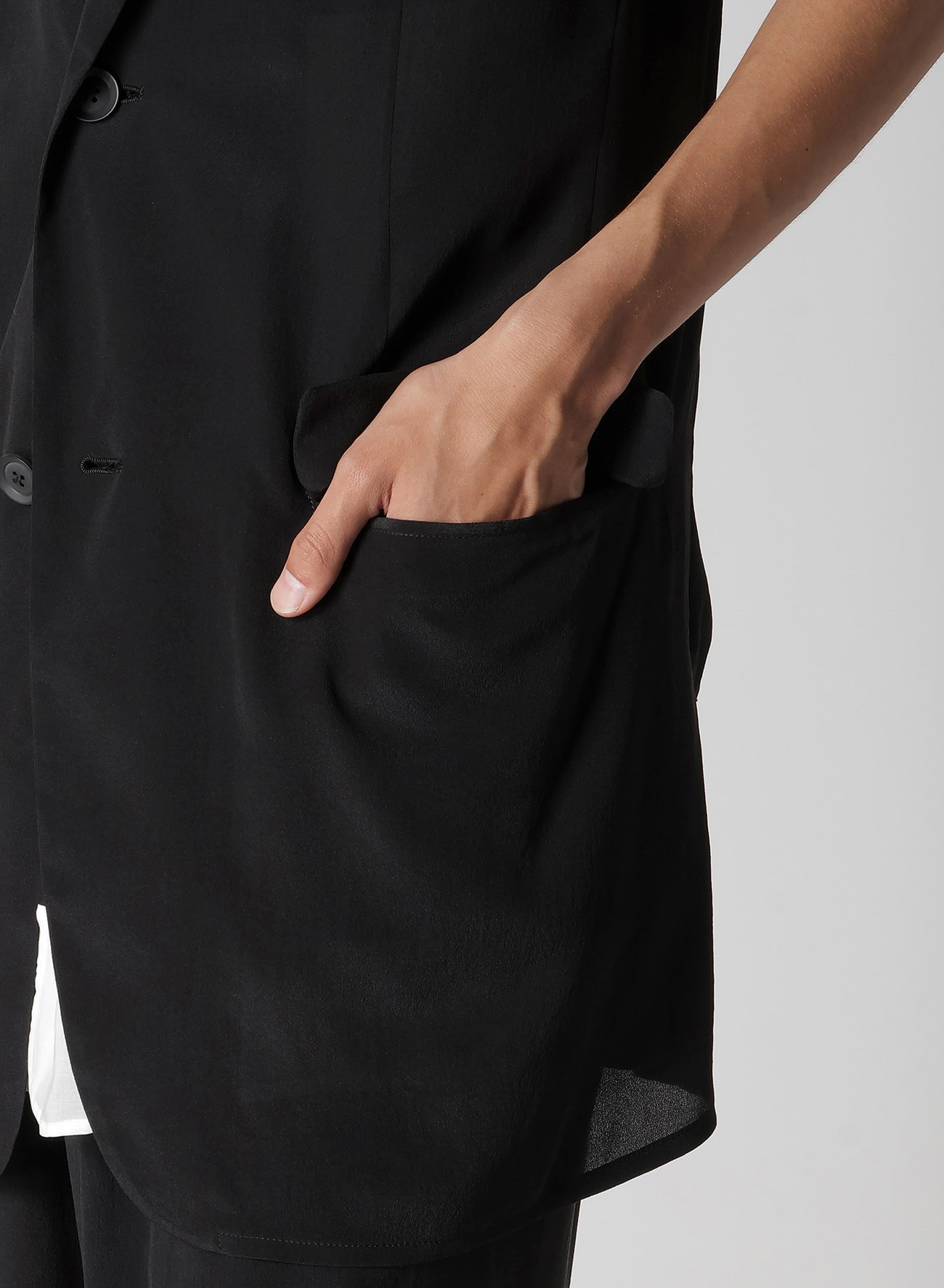 CREPE DE CHINE 2 BUTTONS SHORT SLEEVE JACKET