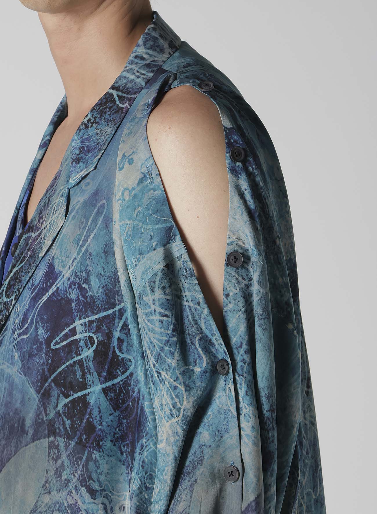 SEA PRINTED SHOULDER OPEN JACKET