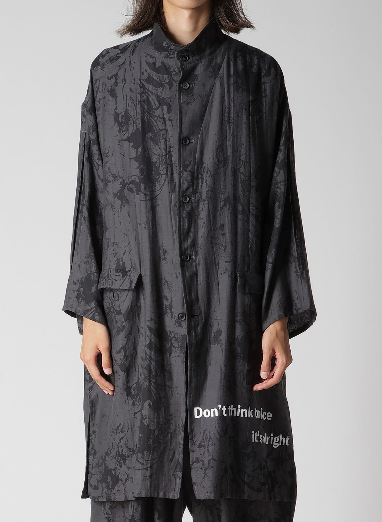 JACQUARD PATTERN MESSAGE PRINTED STAND JACKET