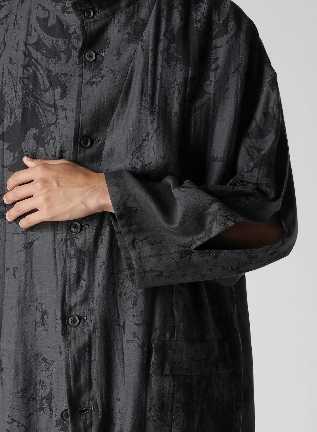 JACQUARD PATTERN MESSAGE PRINTED STAND JACKET