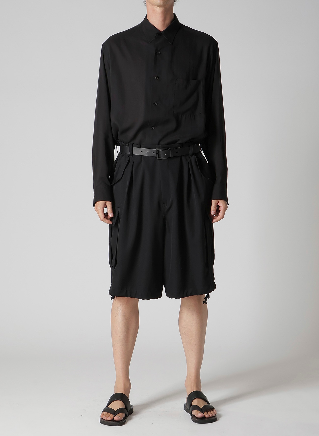 WOOL GABARDINE SIDE POCKET SHORT PANTS