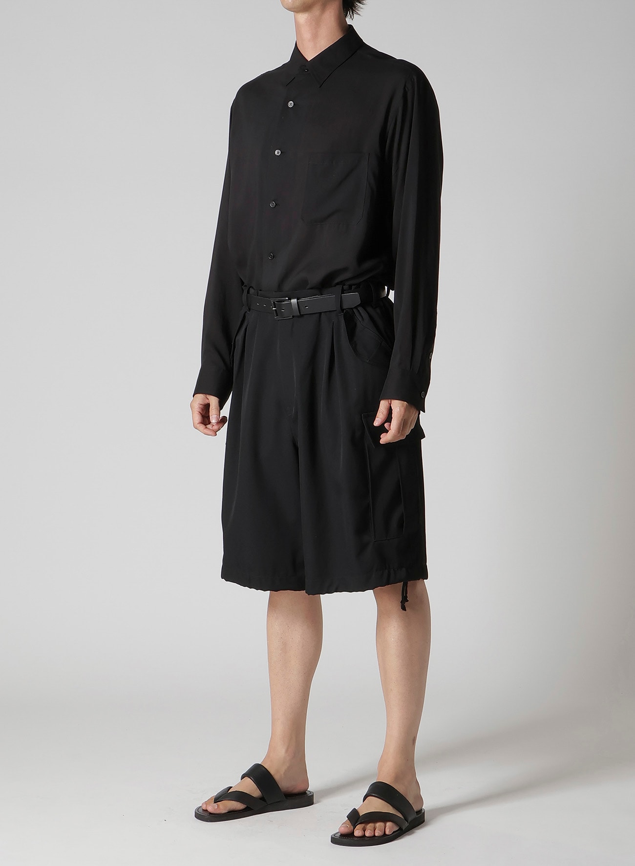 WOOL GABARDINE SIDE POCKET SHORT PANTS