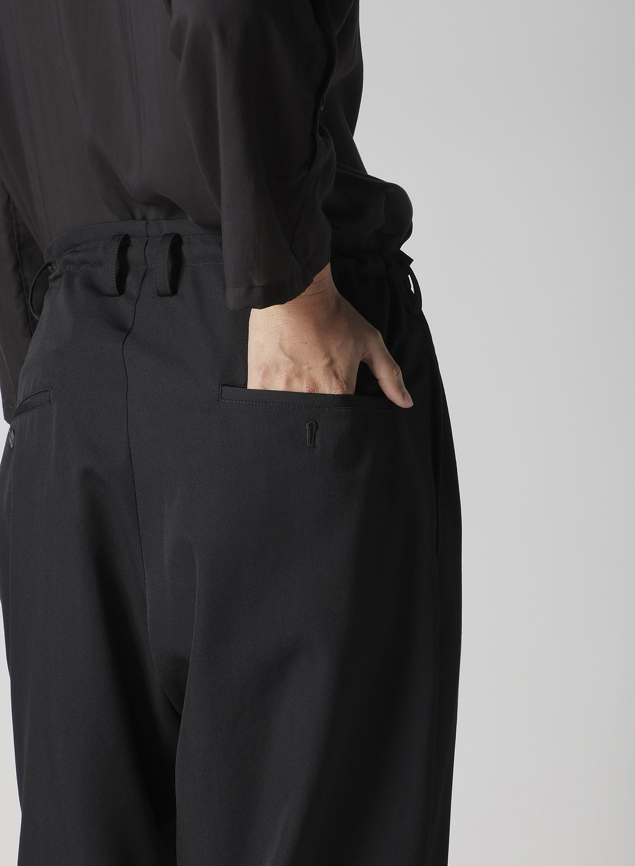 WOOL GABARDINE CHINA STRING PANTS