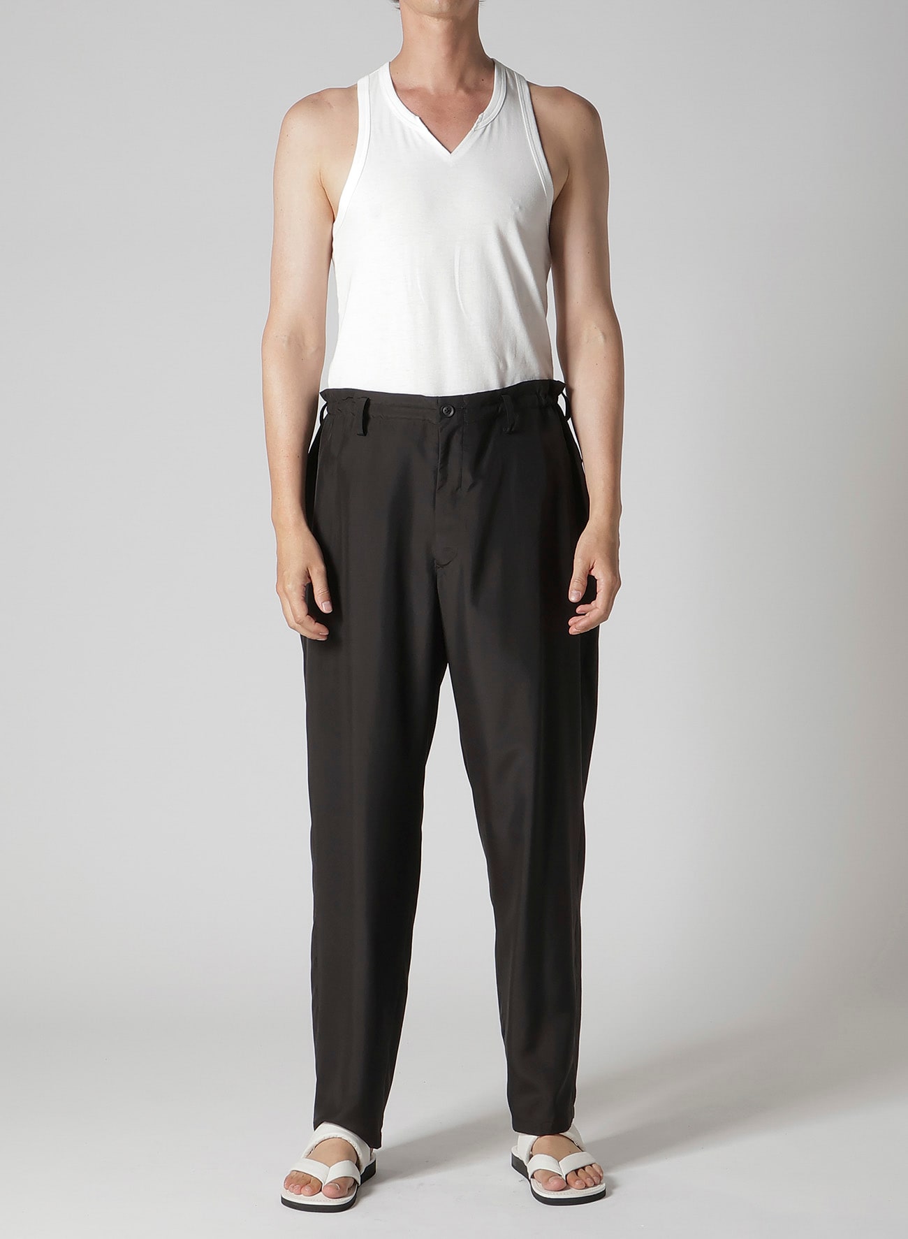SILK HABUTAE TRIANGLE TAB SLIM PANTS