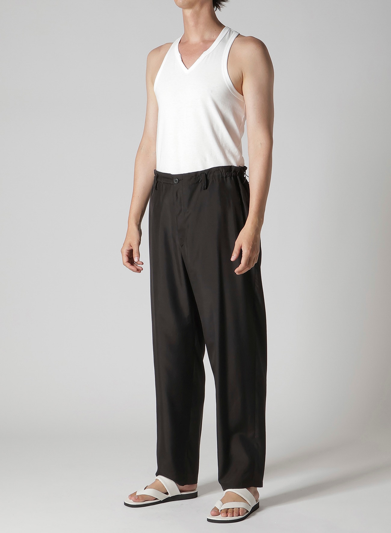 SILK HABUTAE TRIANGLE TAB SLIM PANTS