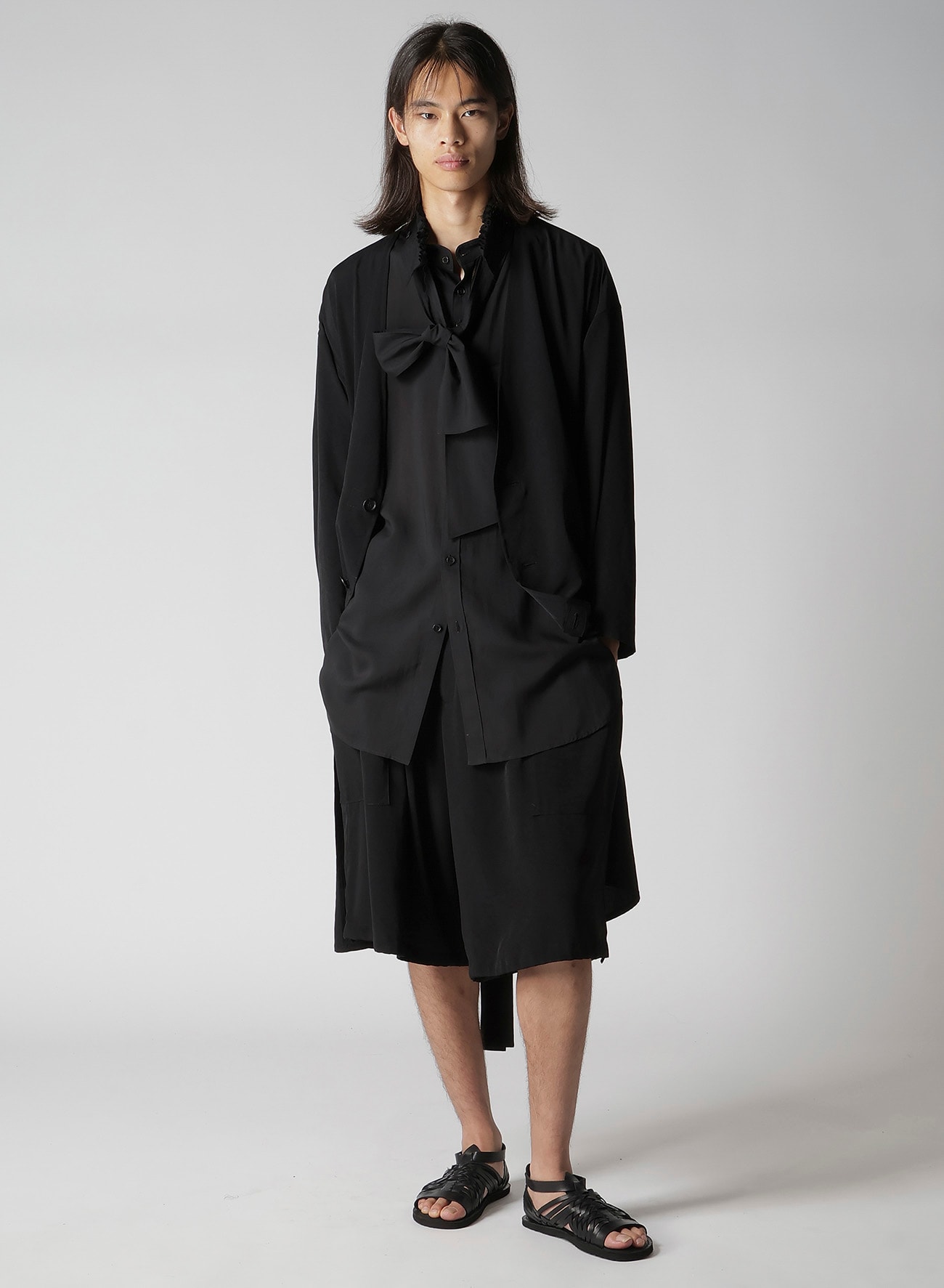 TA TUXEDO OUT POCKET SHORTS