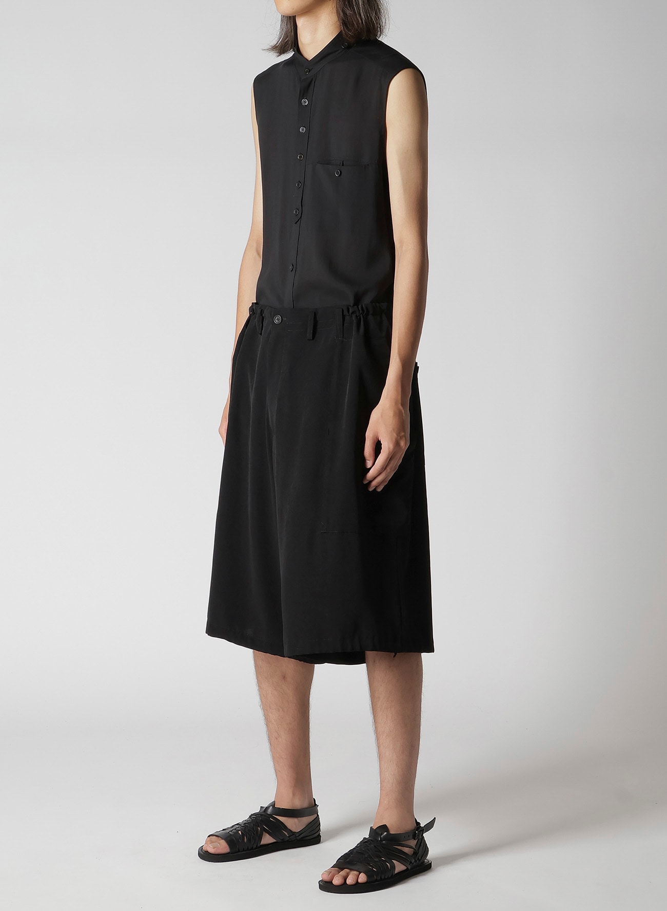 TA TUXEDO OUT POCKET SHORTS