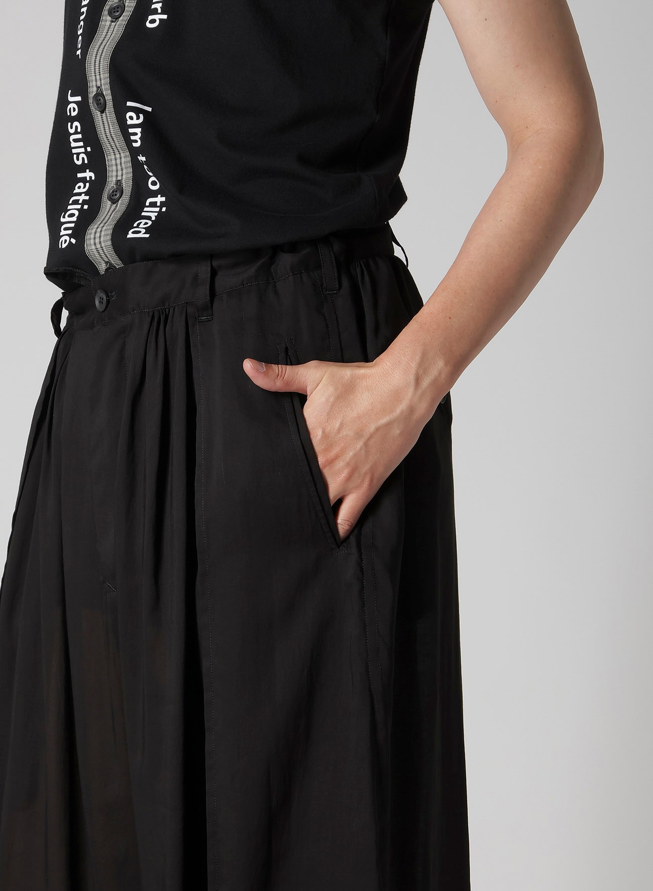 CELLULOSE BACK SIDE CUT OFF PANTS