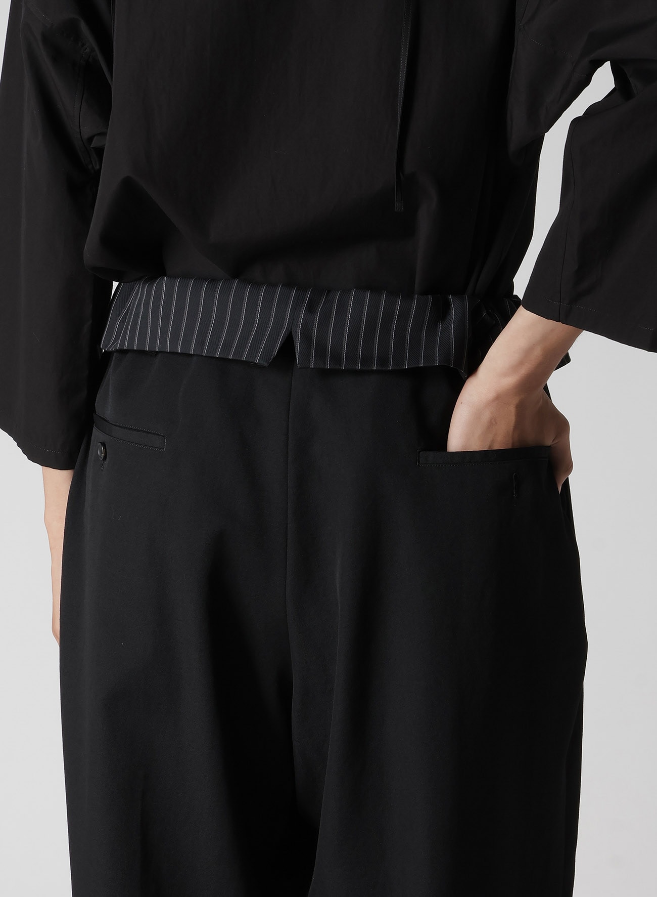 WOOL GABARDINE THAI PANTS