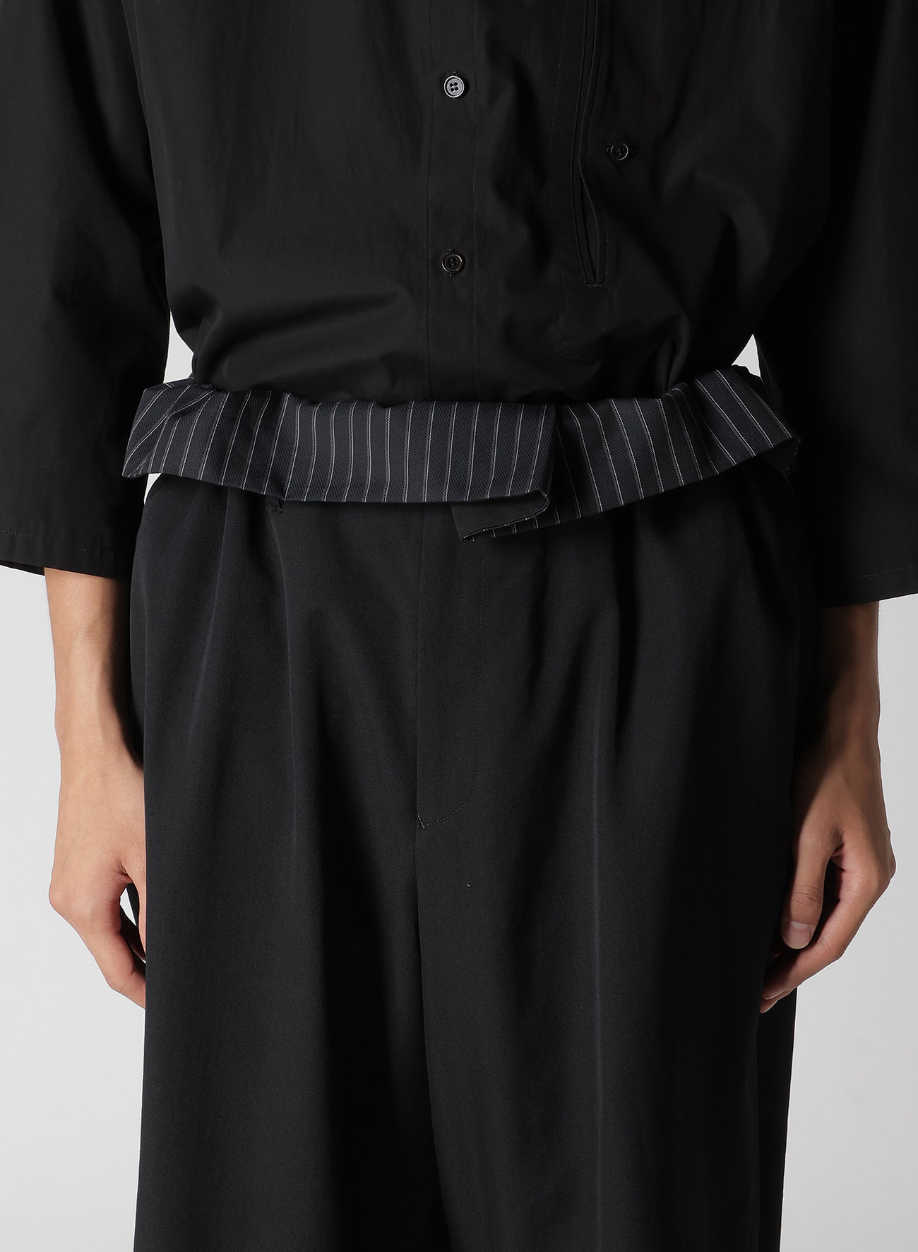 WOOL GABARDINE THAI PANTS