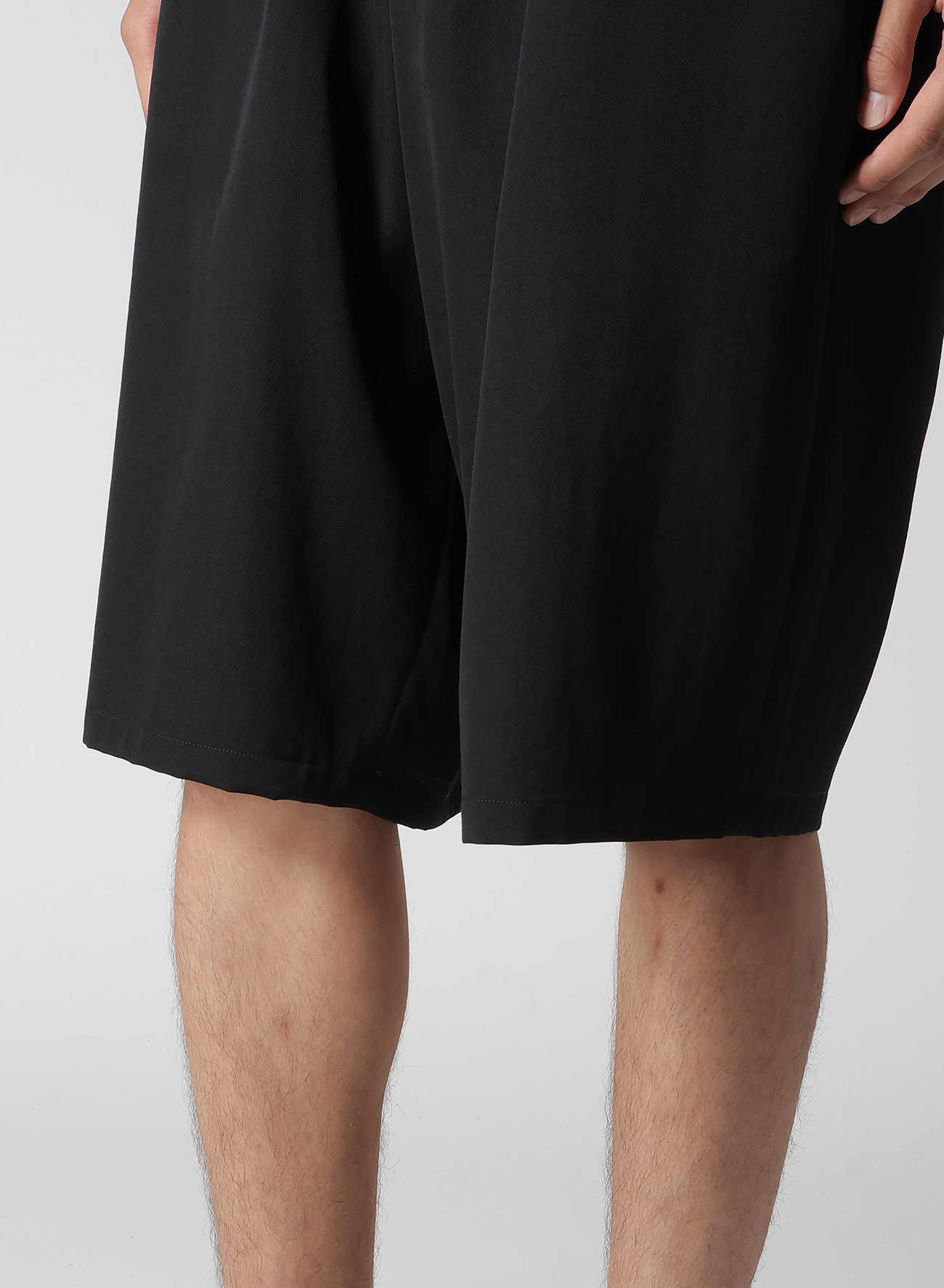 WOOL GABARDINE THAI PANTS