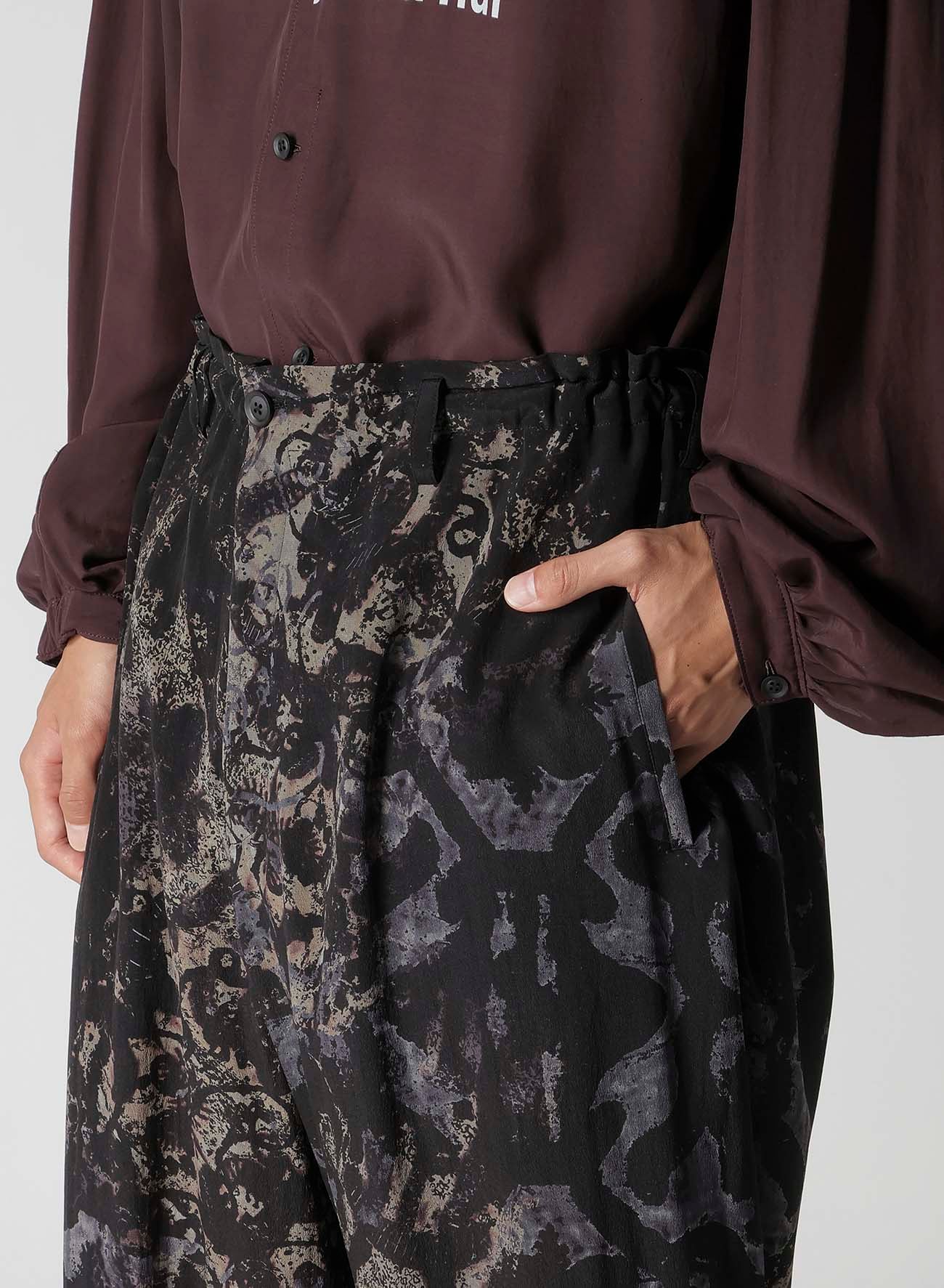 BAROQUE PATTERN HALF PANTS