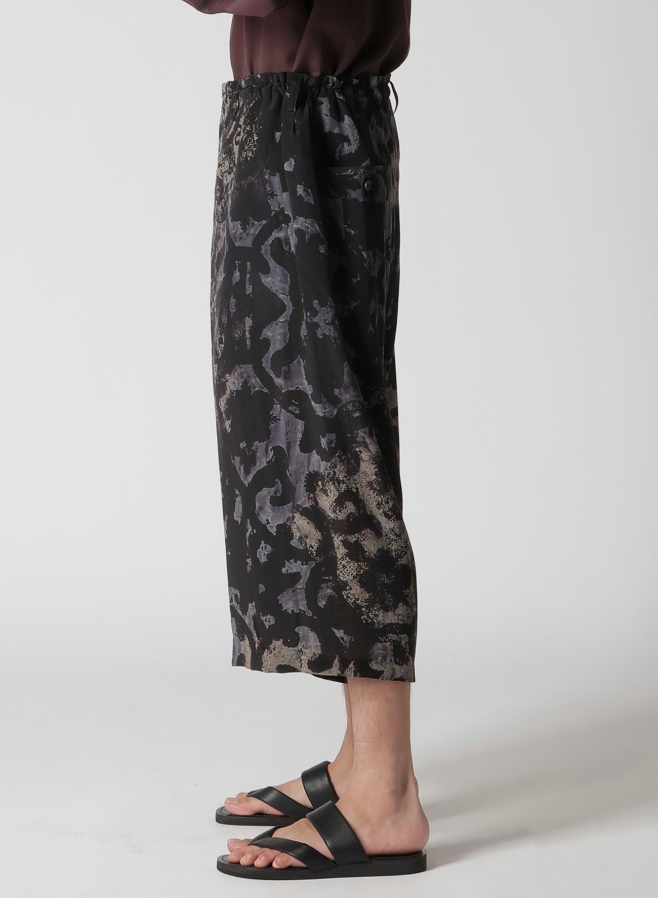 BAROQUE PATTERN HALF PANTS