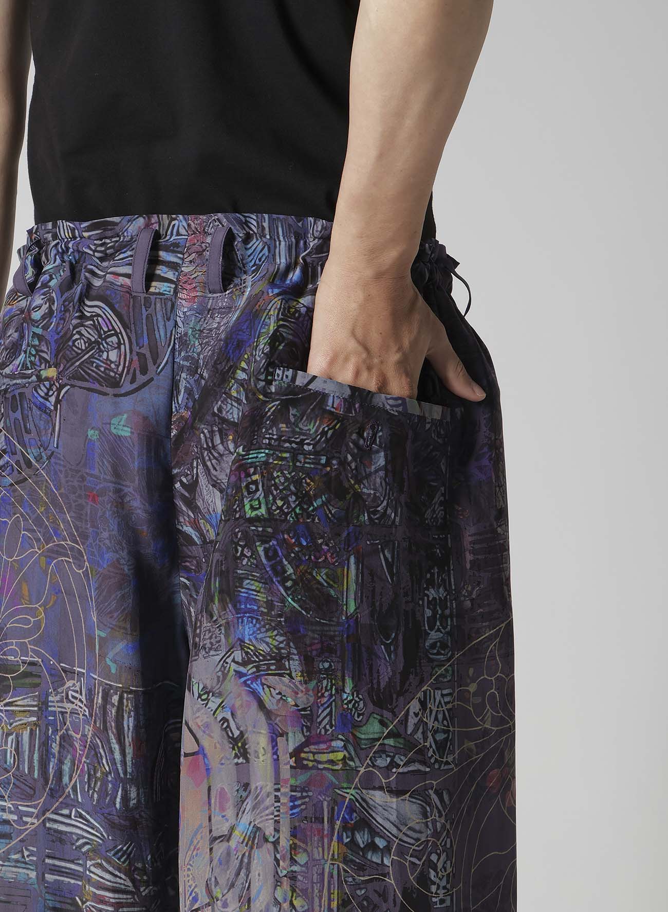 PURPLE STAINED GLASS PRINTED PANTS