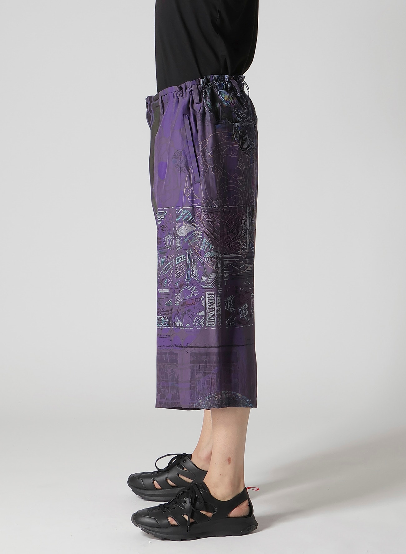 PURPLE STAINED GLASS PRINTED PANTS