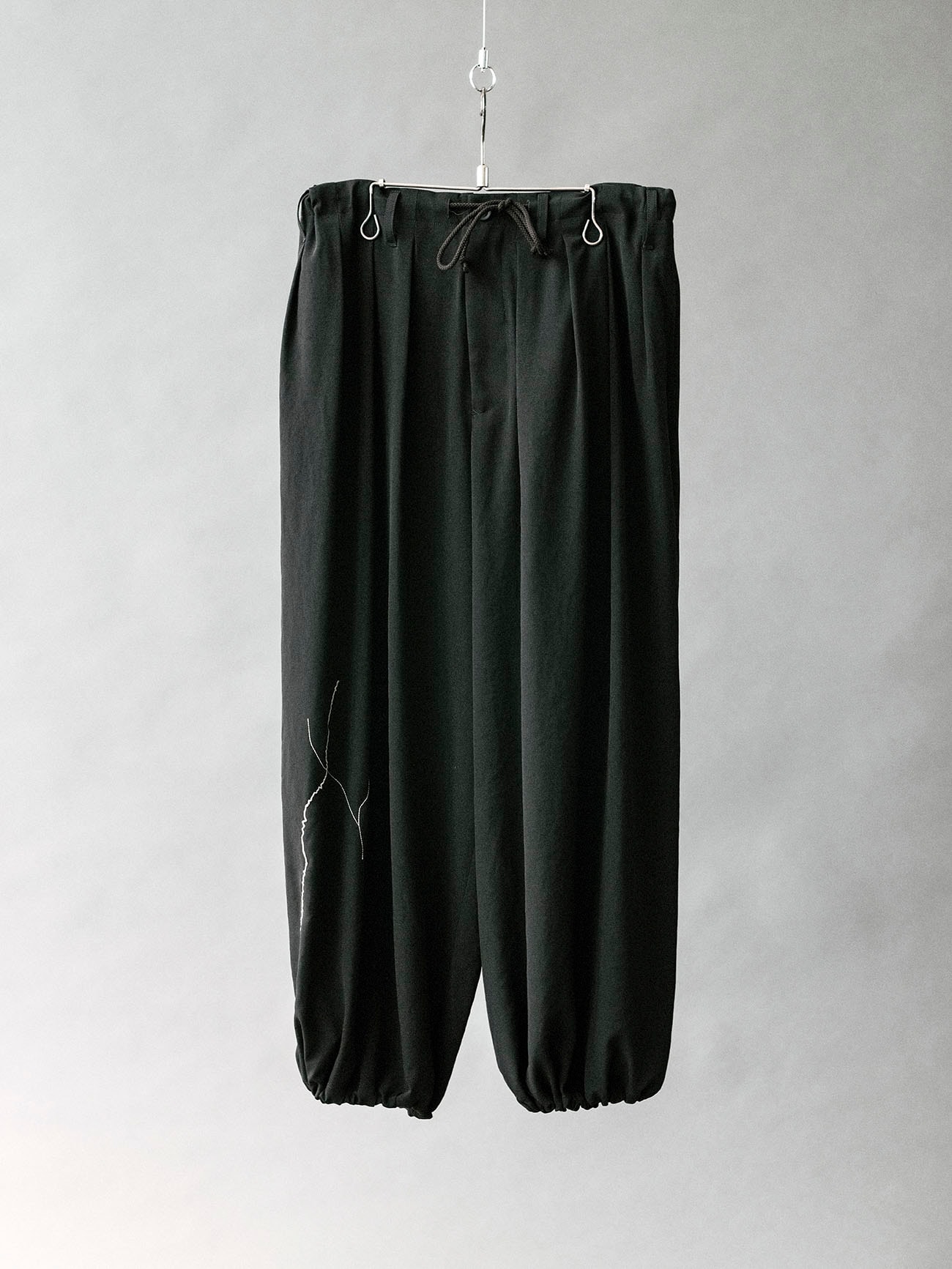 TA TUXEDO EMBROIDERED BALLOON PANTS