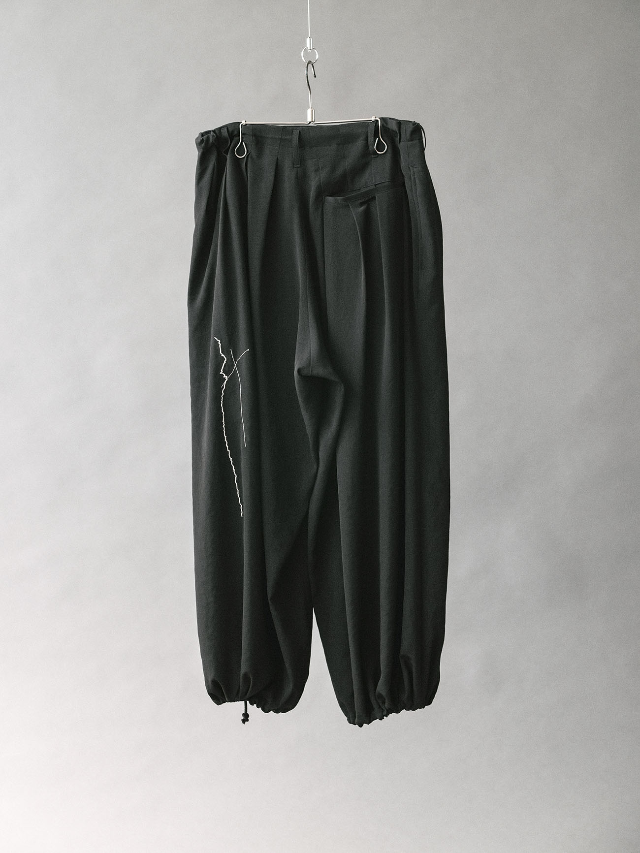 TA TUXEDO EMBROIDERED BALLOON PANTS