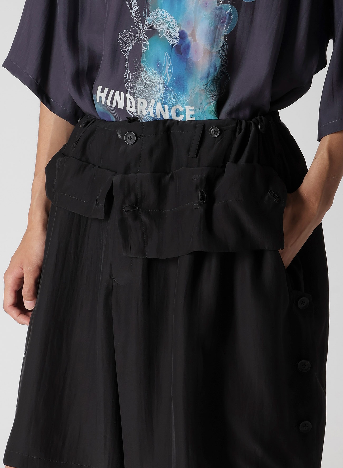 SIGNATURE PRINTED WIDE SHORT PANTS