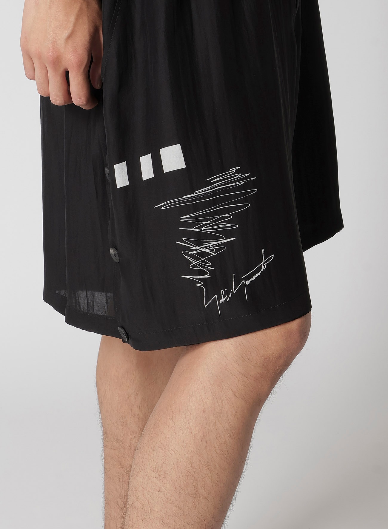 SIGNATURE PRINTED WIDE SHORT PANTS