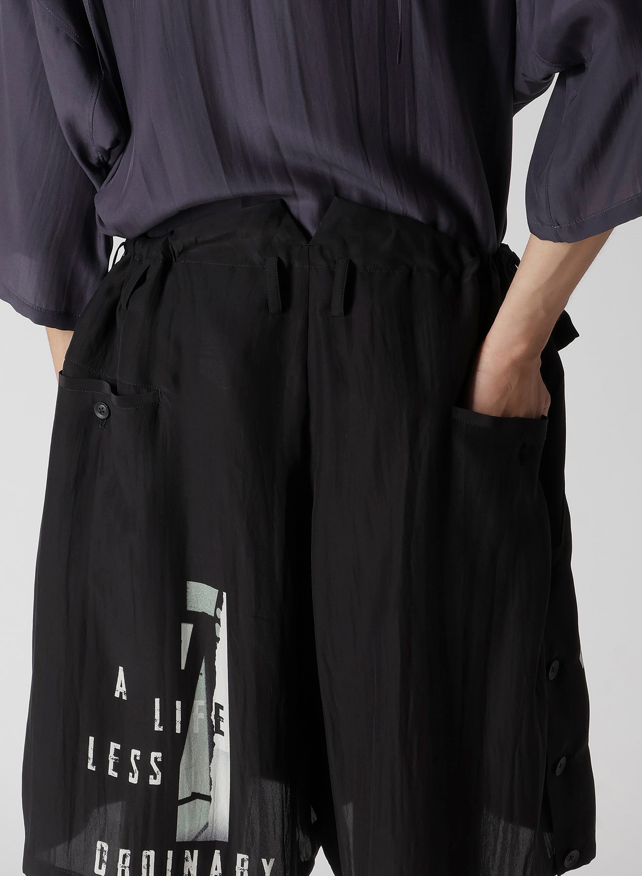 SIGNATURE PRINTED WIDE SHORT PANTS