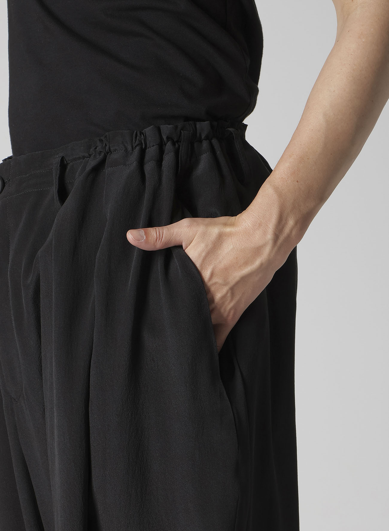 CREPE DE CHINE SILK OUTER DRAPE PANTS