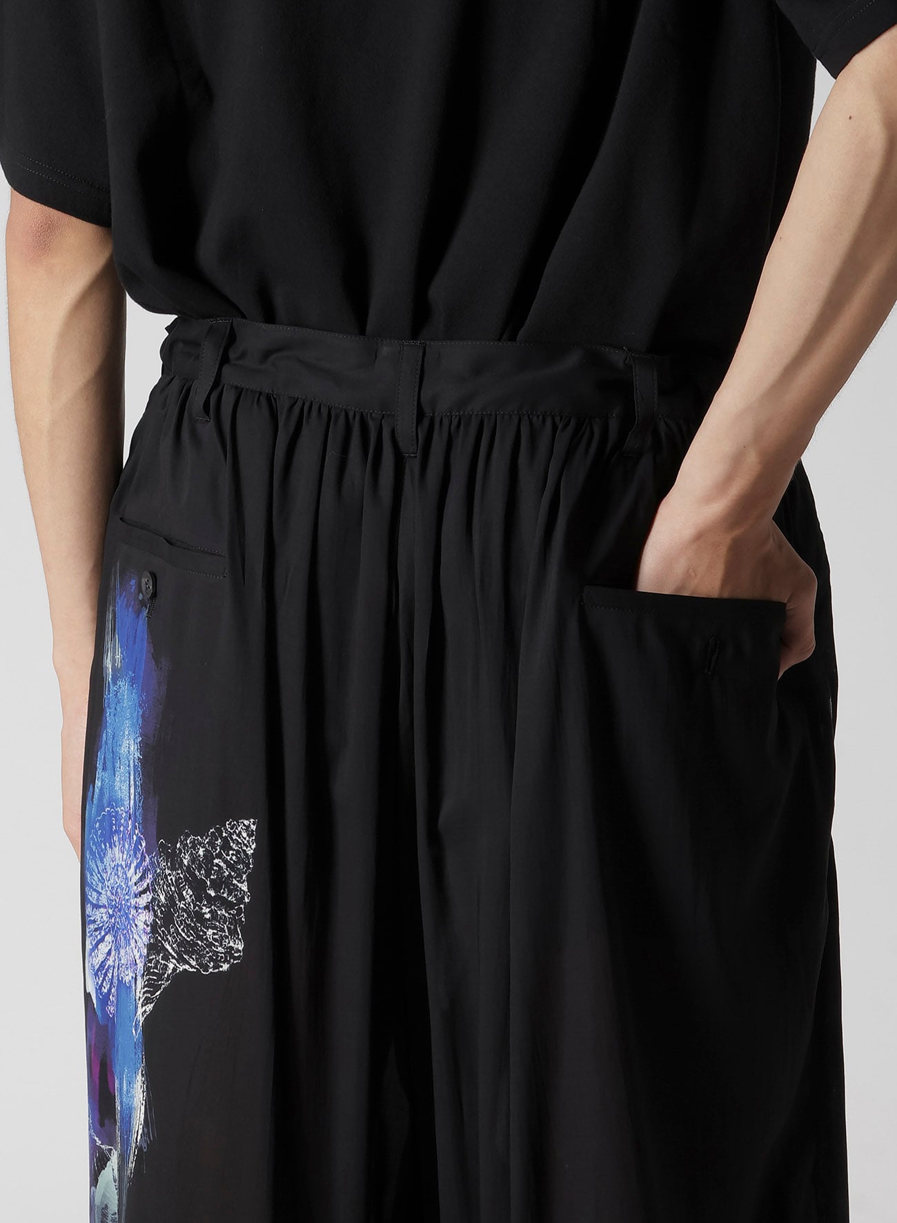 SEA PRINTED BACK SIDE CUT OFF PANTS