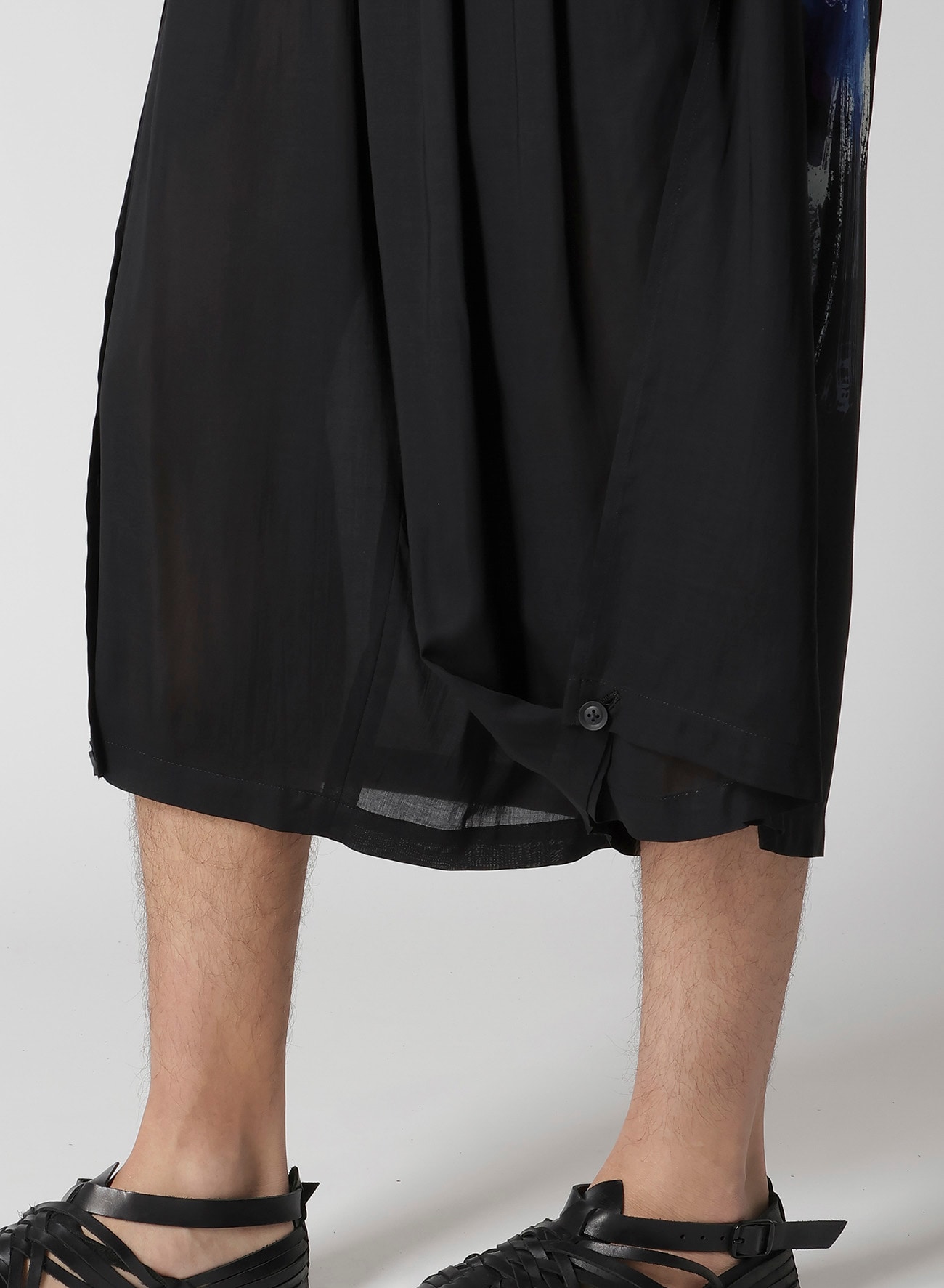 SEA PRINTED BACK SIDE CUT OFF PANTS