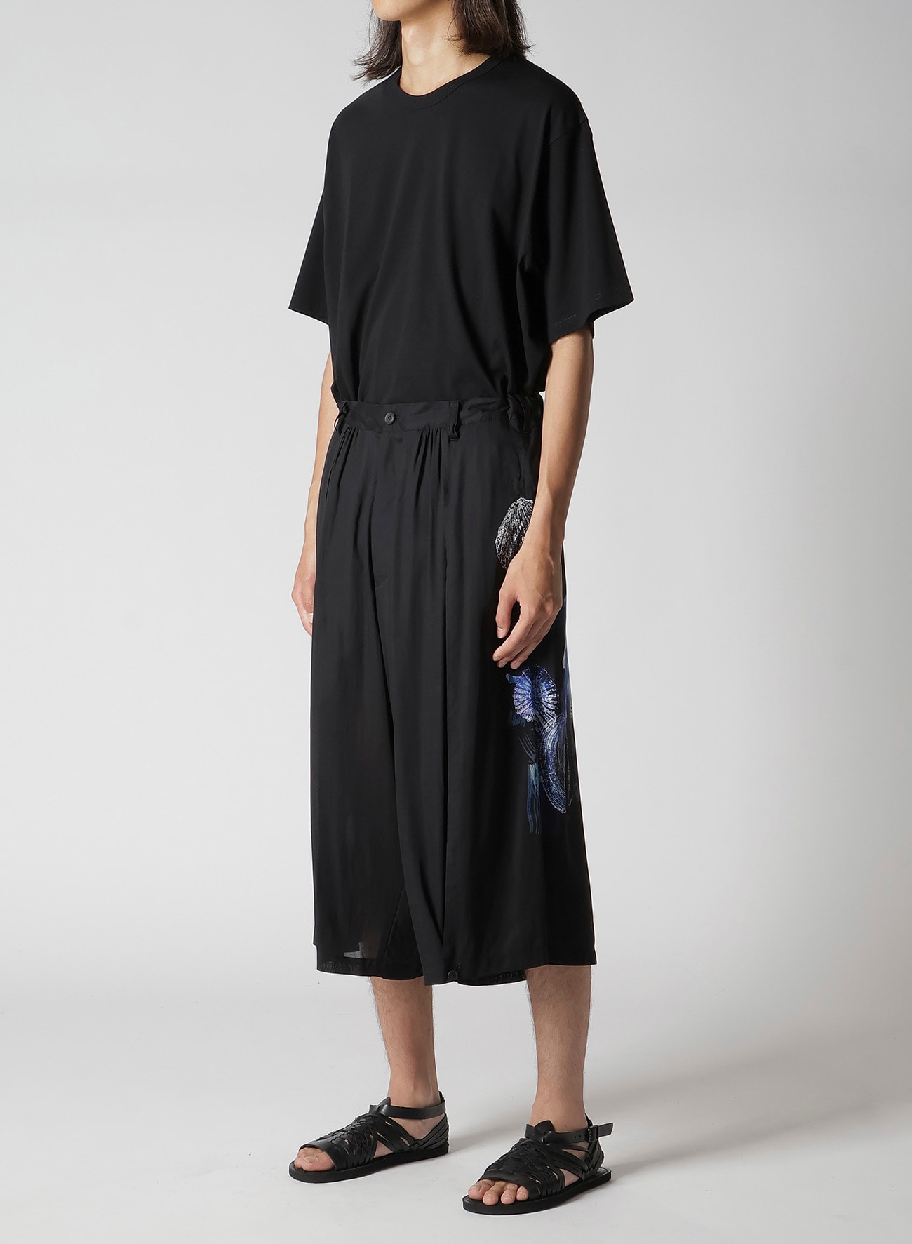 SEA PRINTED BACK SIDE CUT OFF PANTS