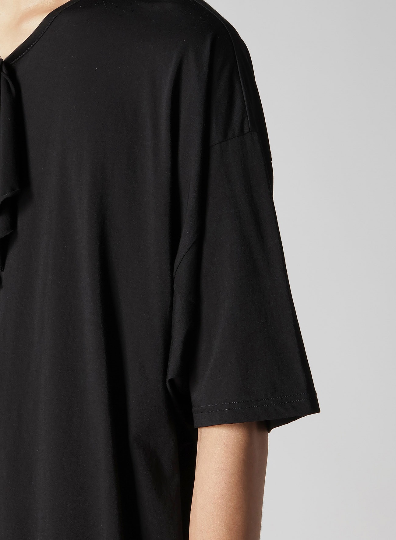 ALBINISTA CHIFFON DRAPE HENLEY NECK TEE