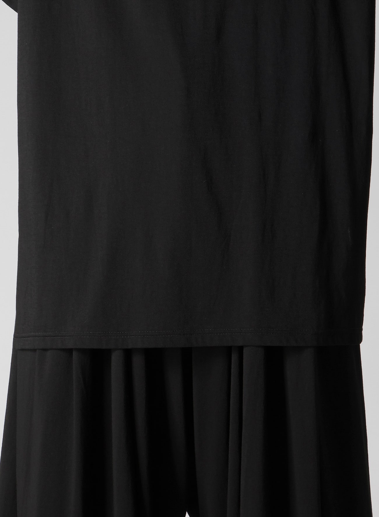 ALBINISTA CHIFFON DRAPE HENLEY NECK TEE