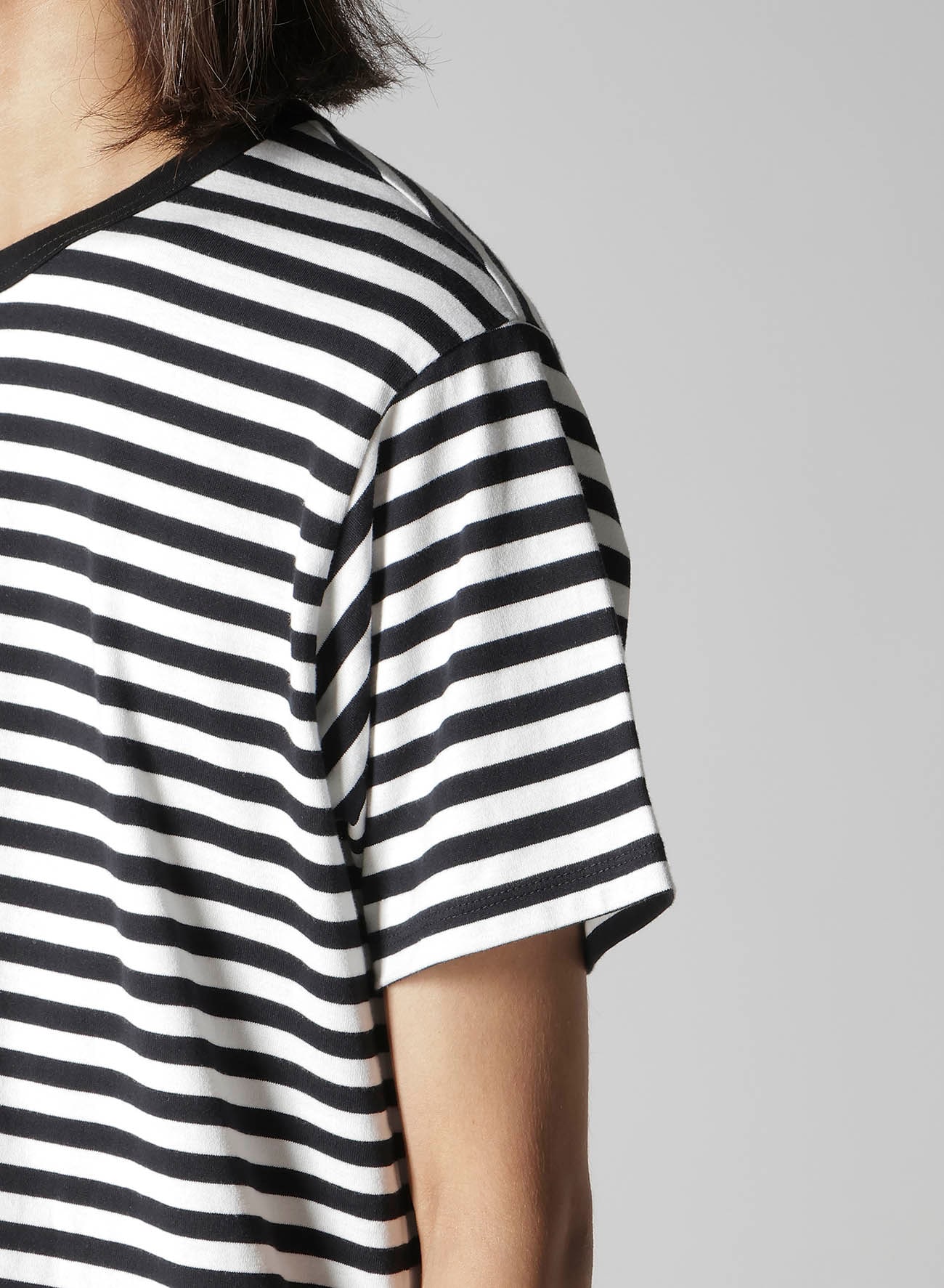 40/2 BORDER PLAIN STITCH PANELED SHORT SLV T