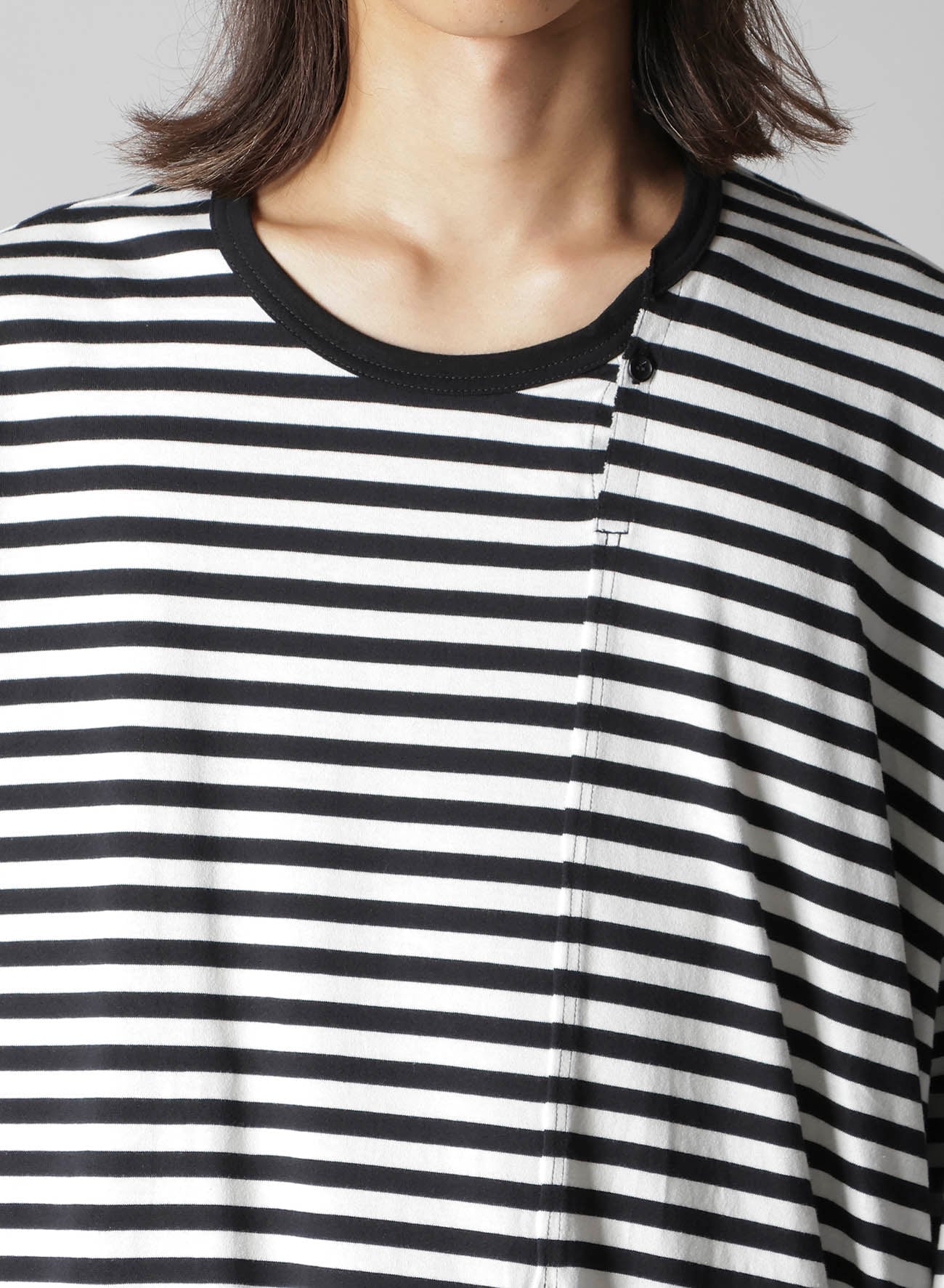 40/2 BORDER PLAIN STITCH PANELED LONG SLV T