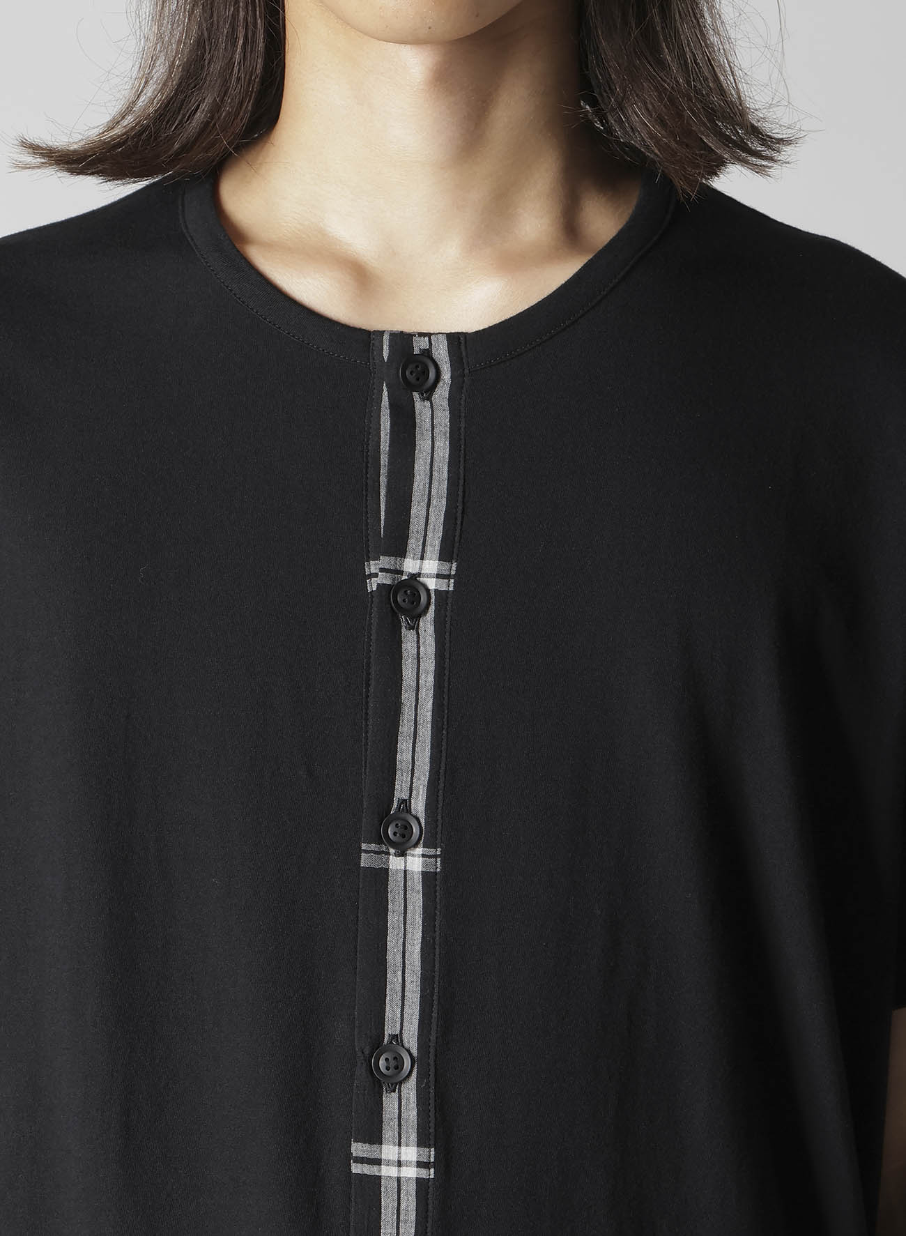 30/- COMBED PLAIN STITCH FRONT BUTTON SHORT SLV T