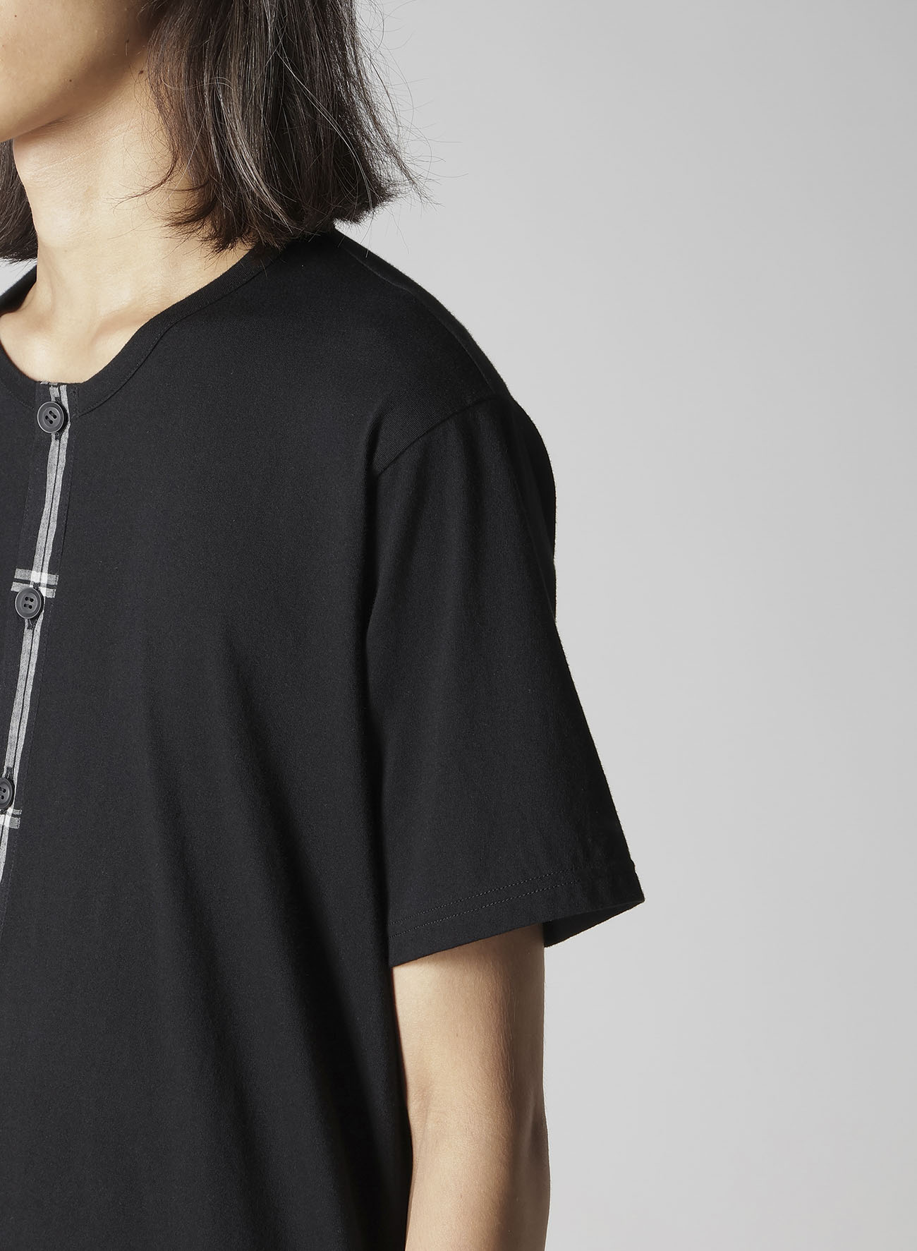 30/- COMBED PLAIN STITCH FRONT BUTTON SHORT SLV T