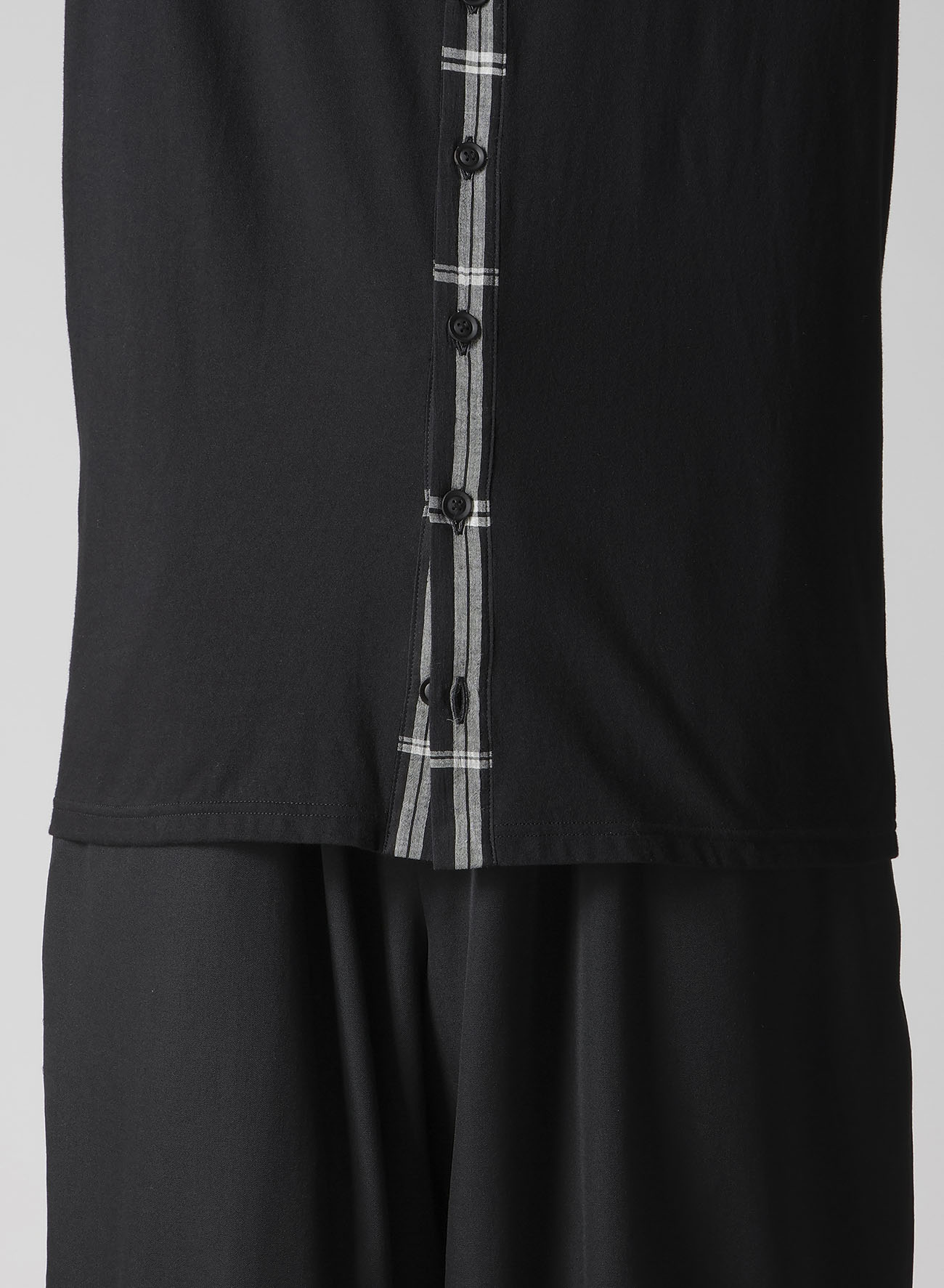 30/- COMBED PLAIN STITCH FRONT BUTTON SHORT SLV T