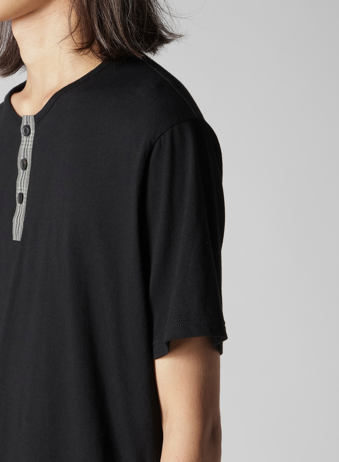 30/- COMBED PLAIN STITCH ASM HENLEY NECK T