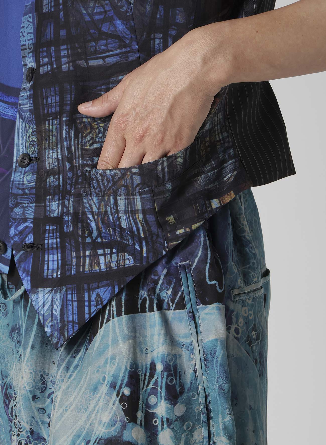 SEA MOTIF 5 BUTTONS VEST