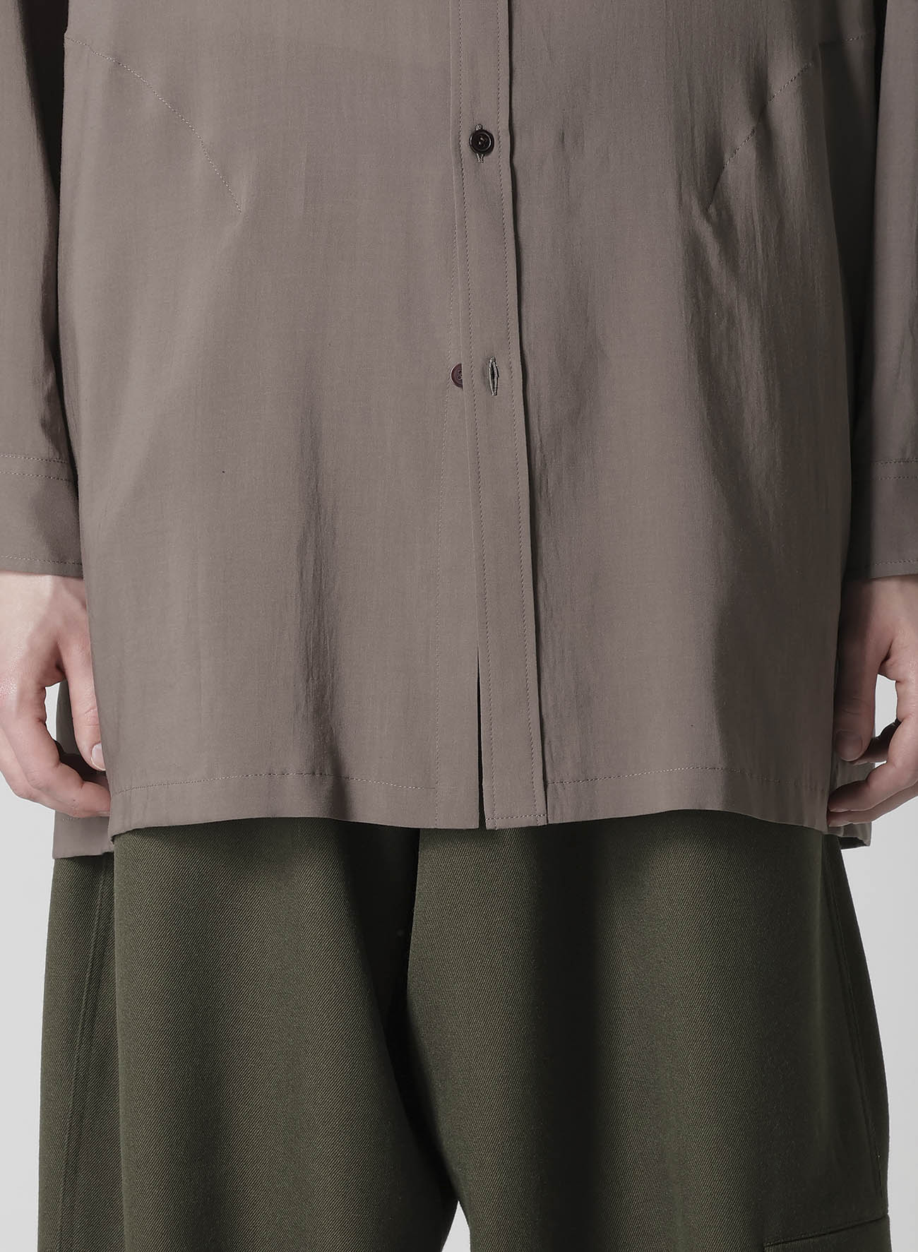CELLLOSE LAWN BACK OPEN GATHER SLEEVE BLOUSE