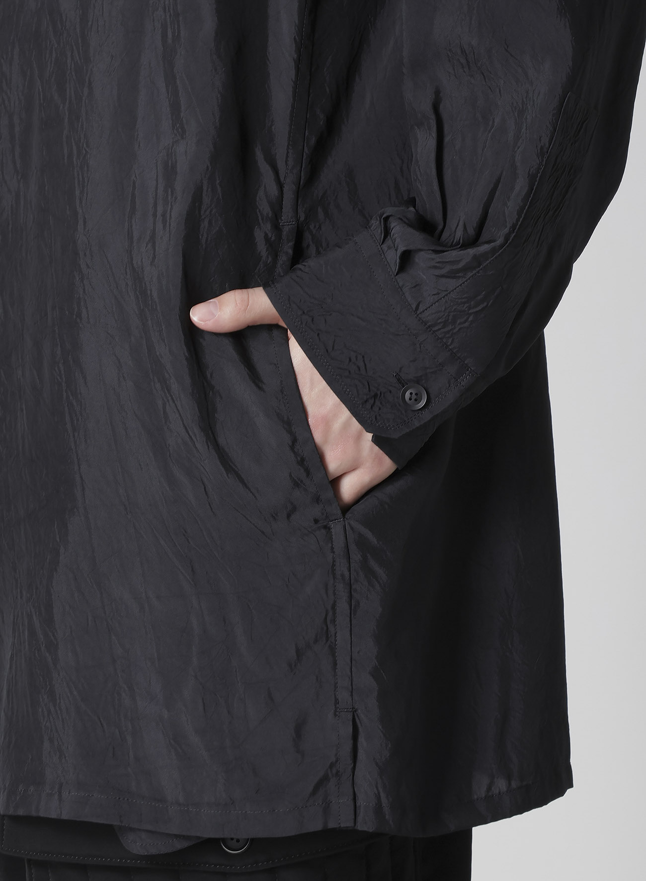 Cu TAFFETA OPEN COLLAR SHOULDER PL BLOUSE
