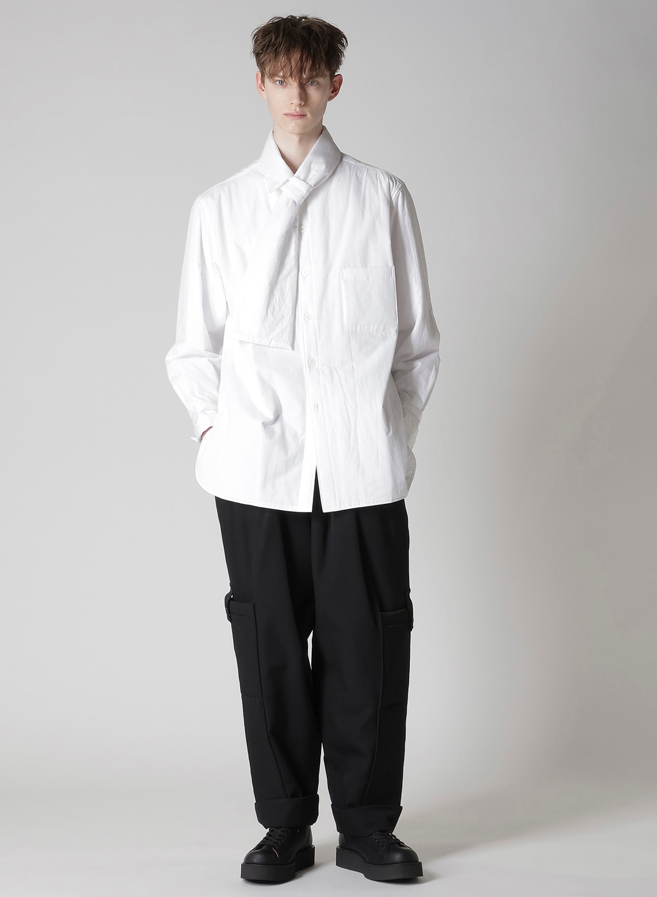 100/2 BROAD STOLE DETAIL PADDED BLOUSE