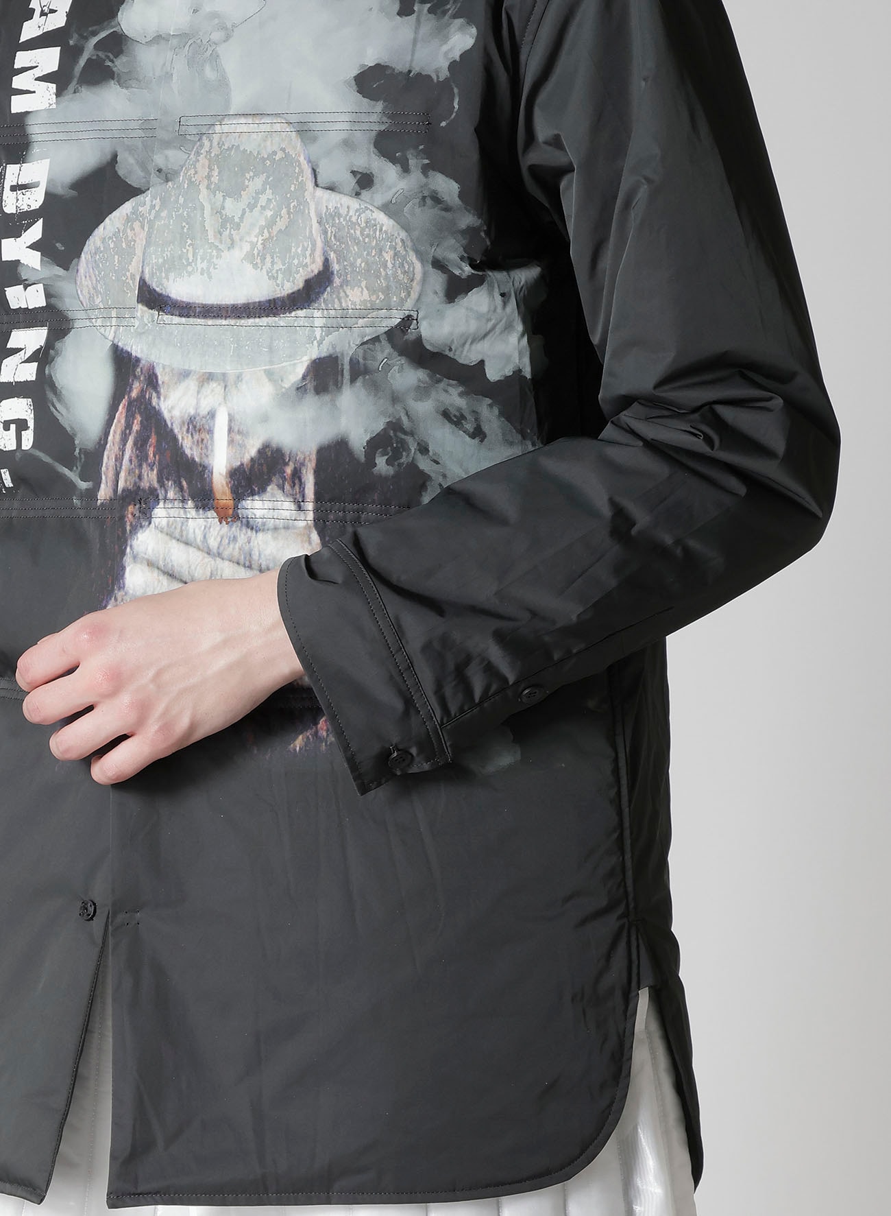 TOBACCO OLD MAN PRINTED PADDED BLOUSE